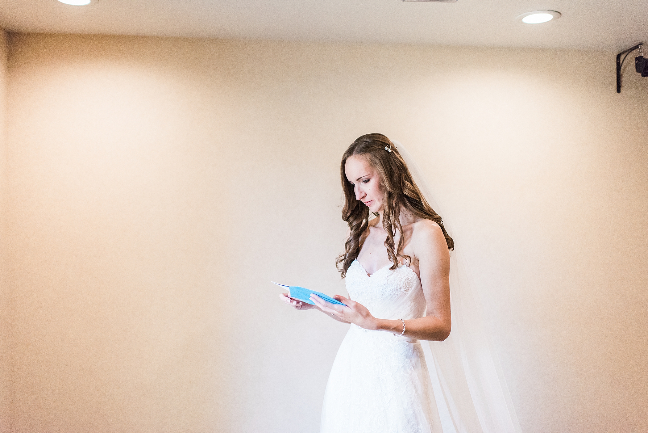 Boulder Ridge Country Club Wedding Photographer