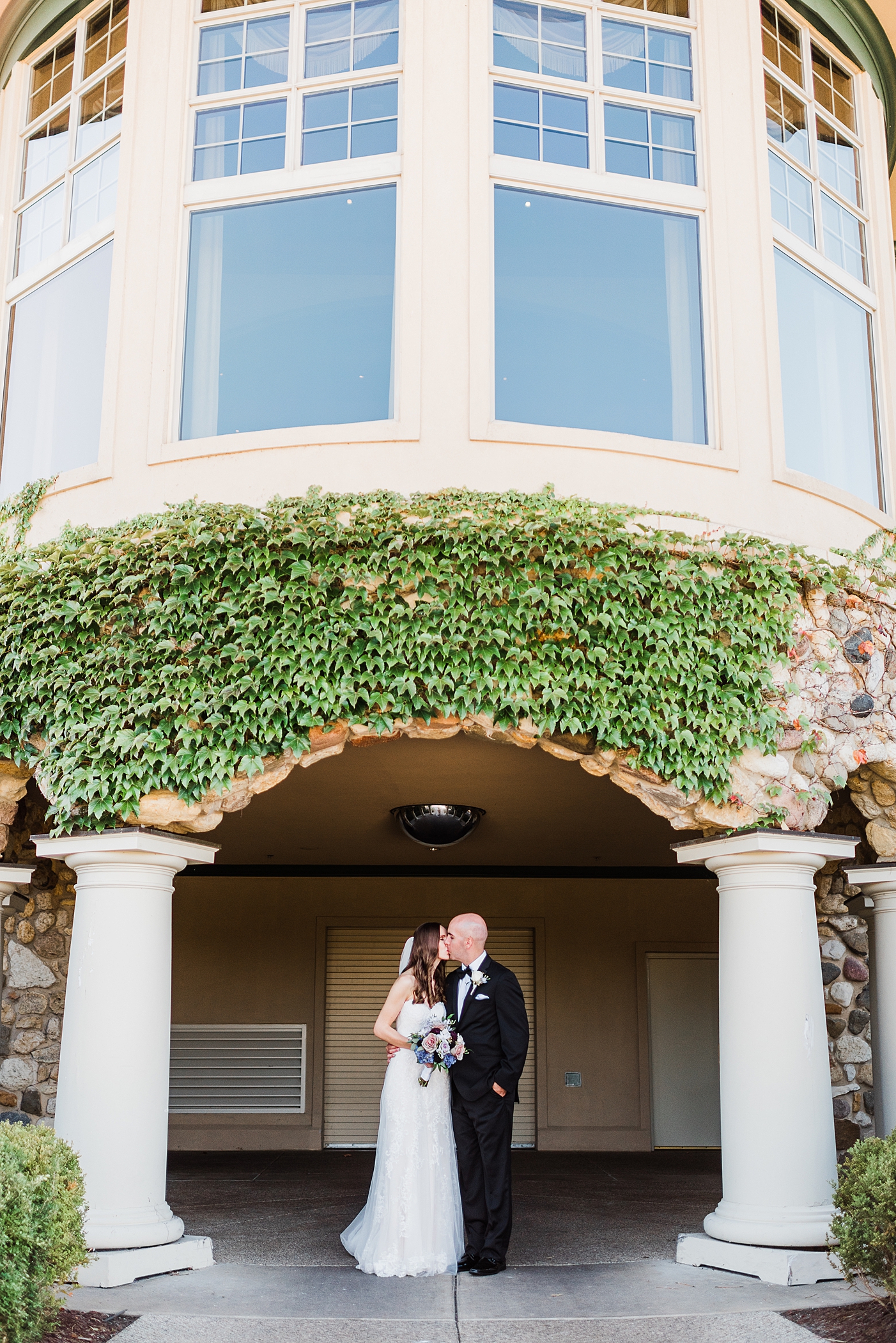 Boulder Ridge Country Club Wedding Photographer