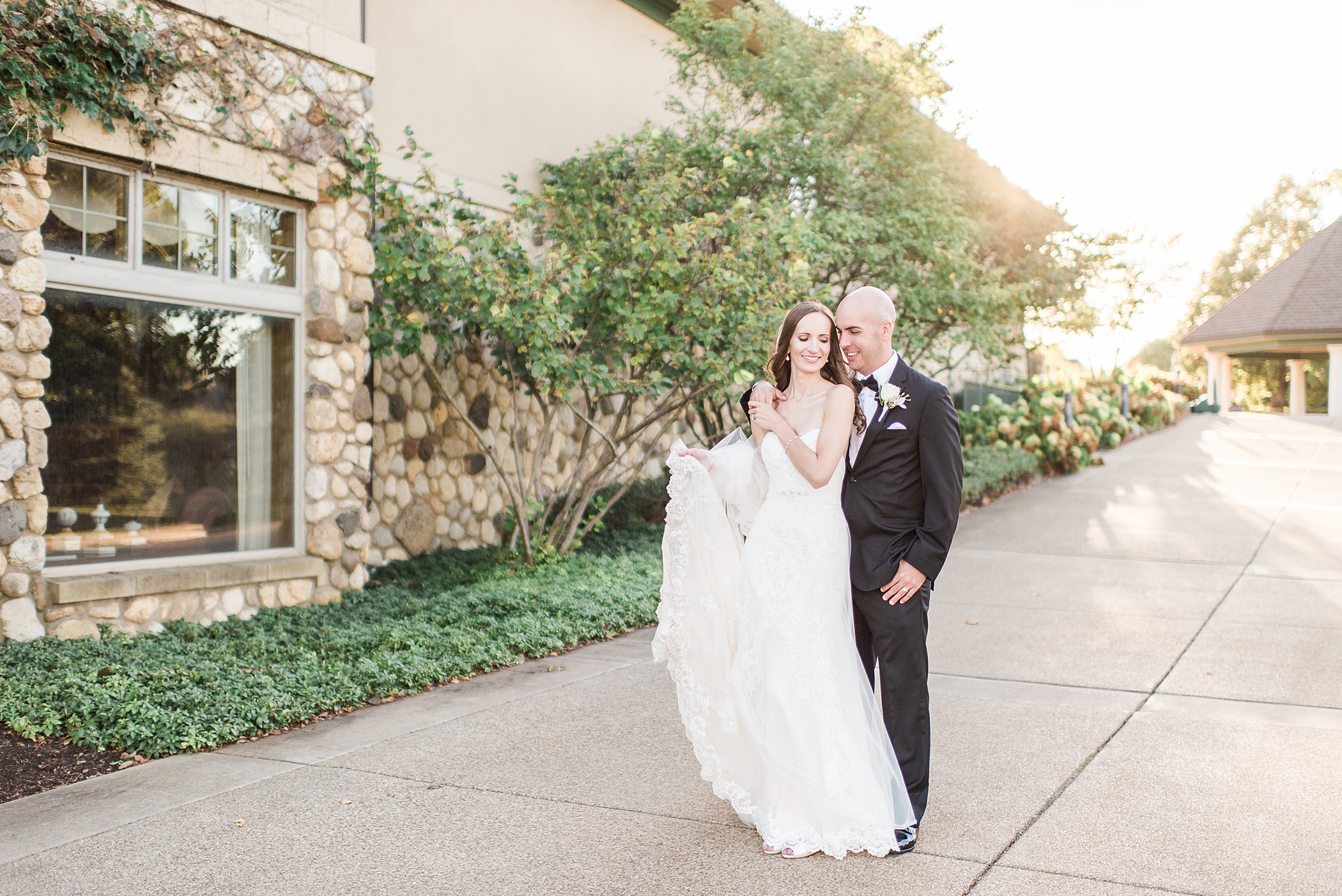 Boulder Ridge Country Club Wedding Photographer