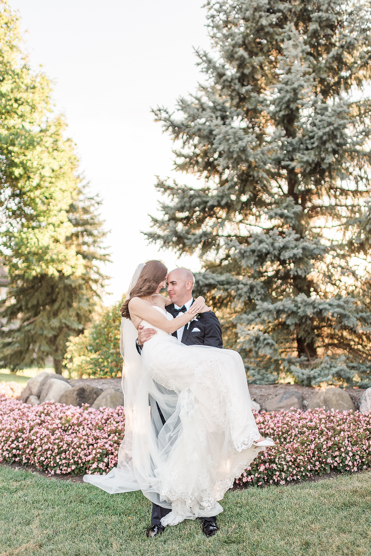 Boulder Ridge Country Club Wedding Photographer