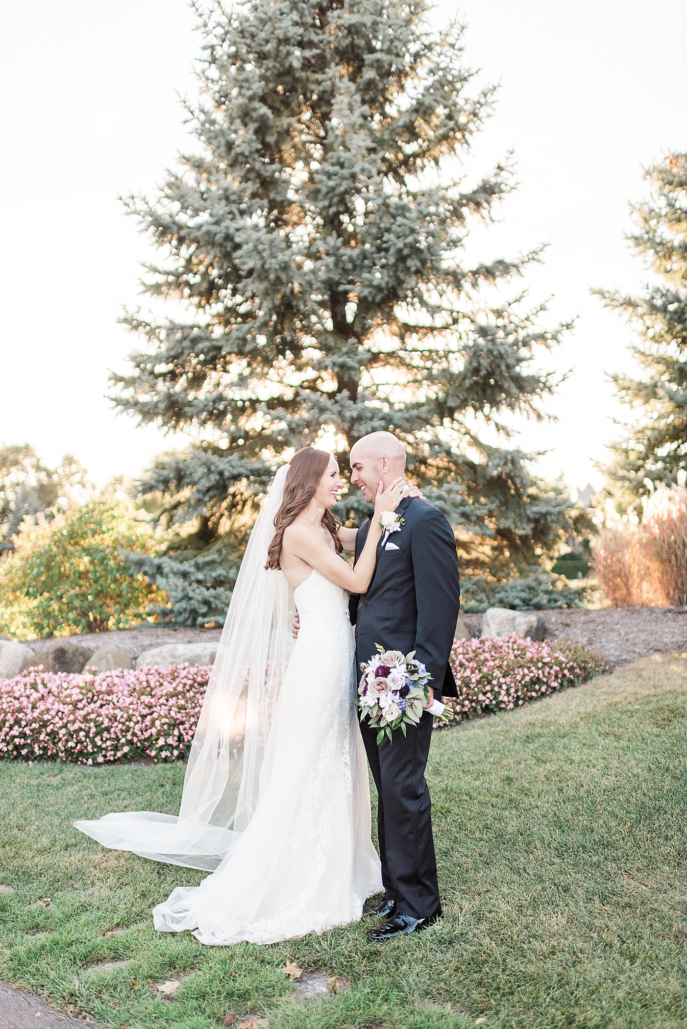 Boulder Ridge Country Club Wedding Photographer