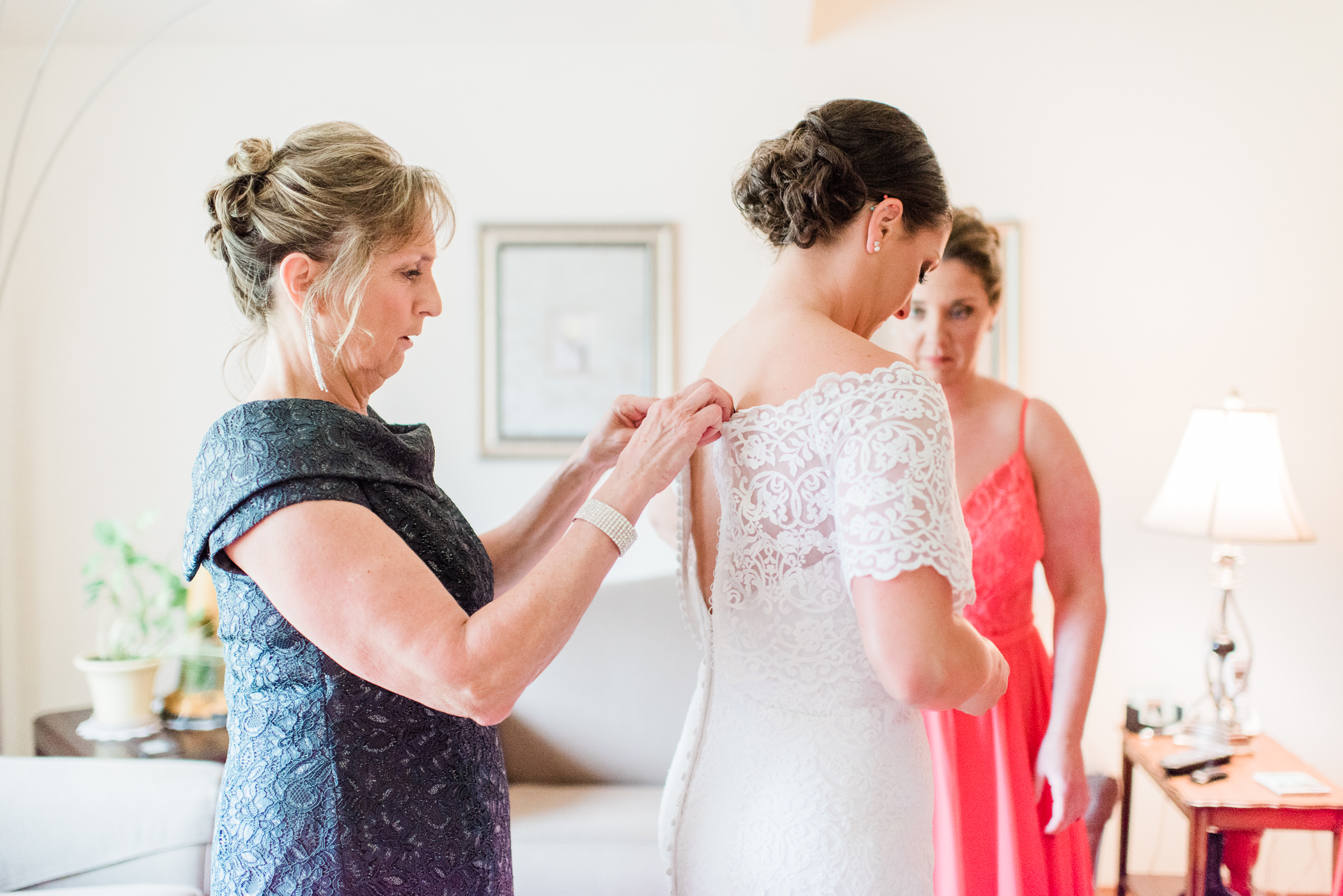 Green Bay, WI Wedding Photographers - Larissa Marie Photography