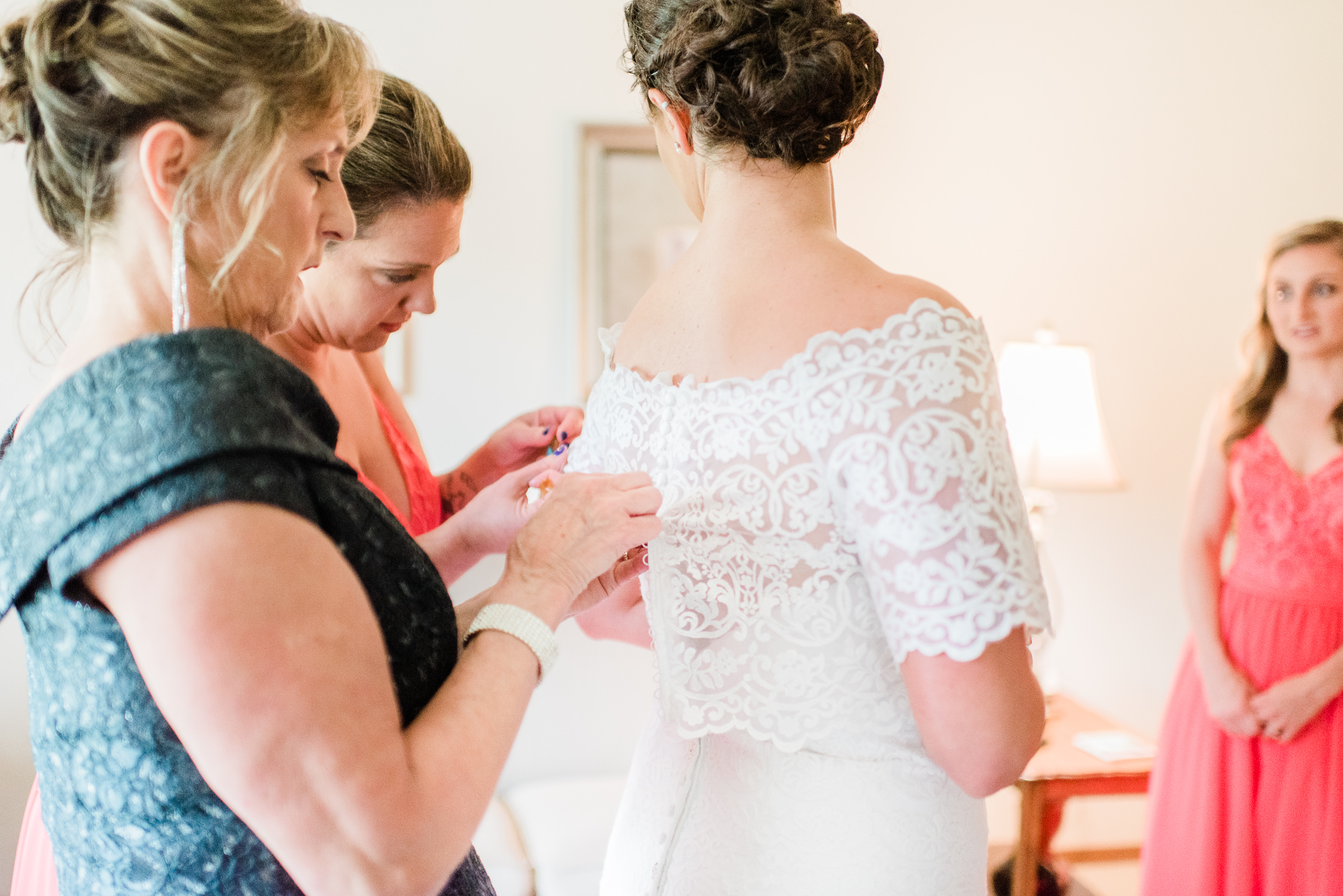 Green Bay, WI Wedding Photographers - Larissa Marie Photography