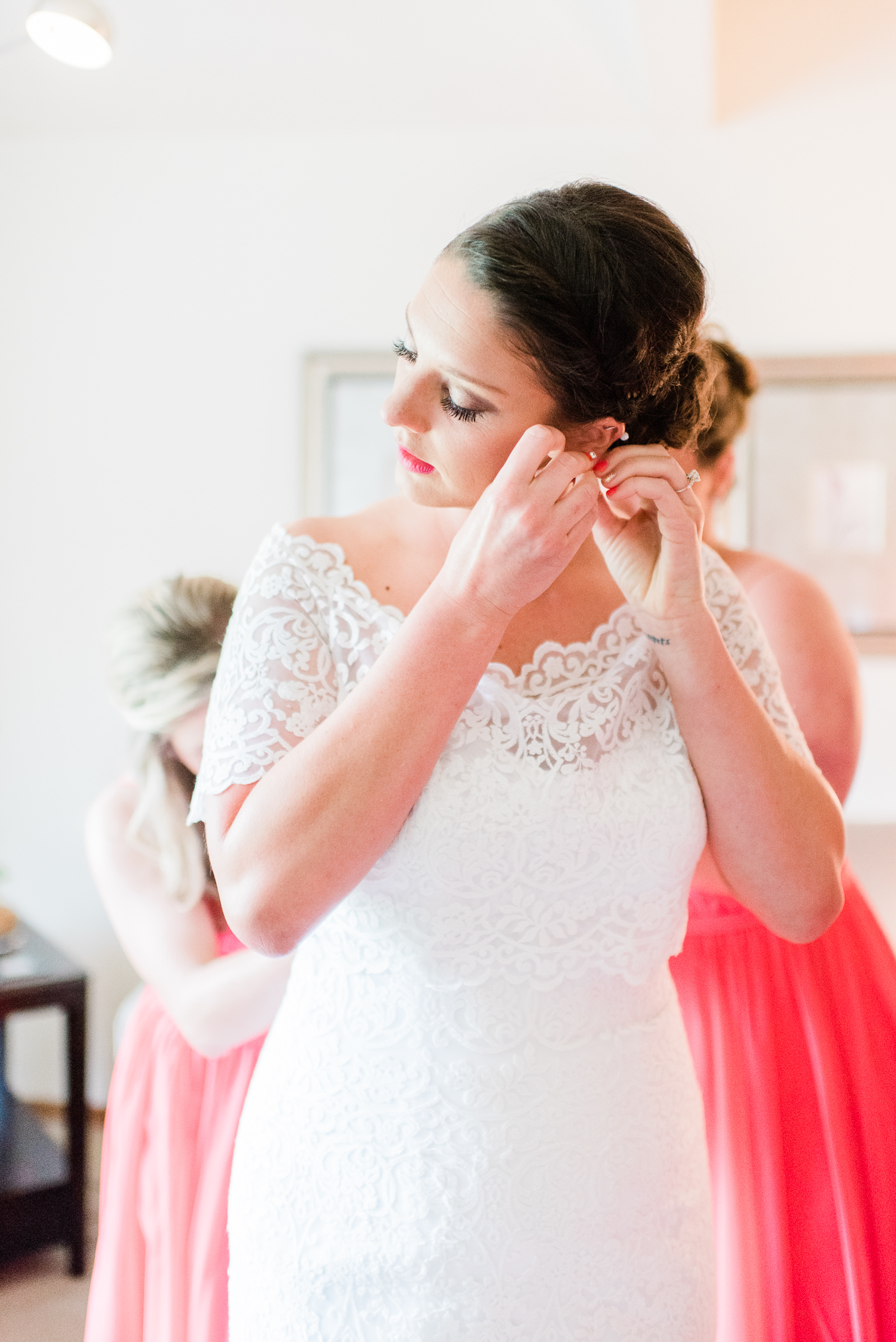 Green Bay, WI Wedding Photographers - Larissa Marie Photography