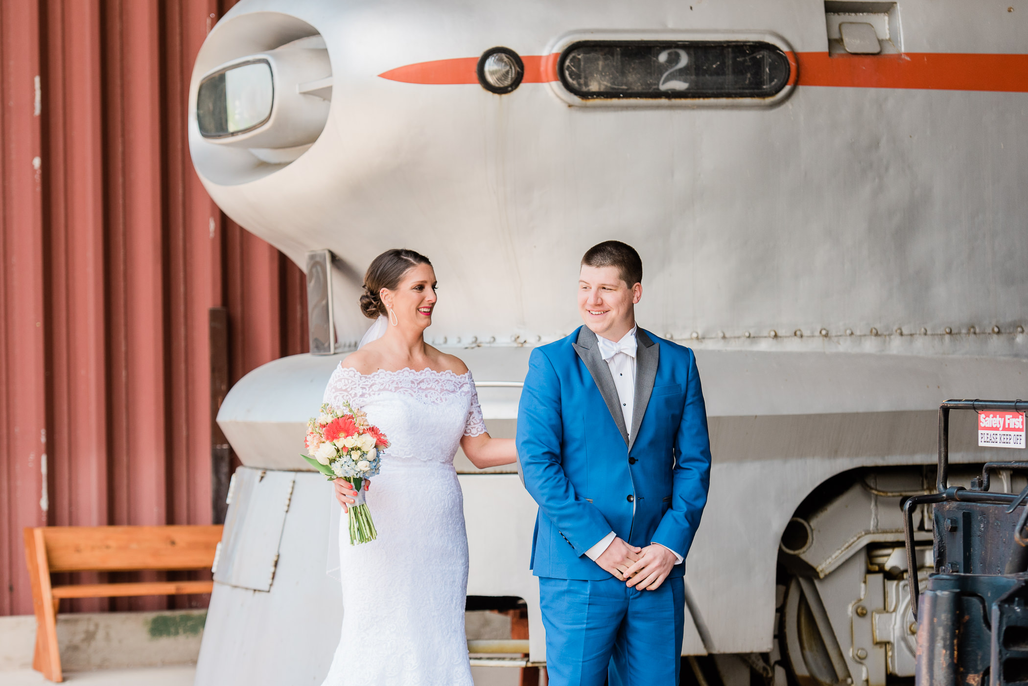 Green Bay, WI Wedding Photographers - Larissa Marie Photography