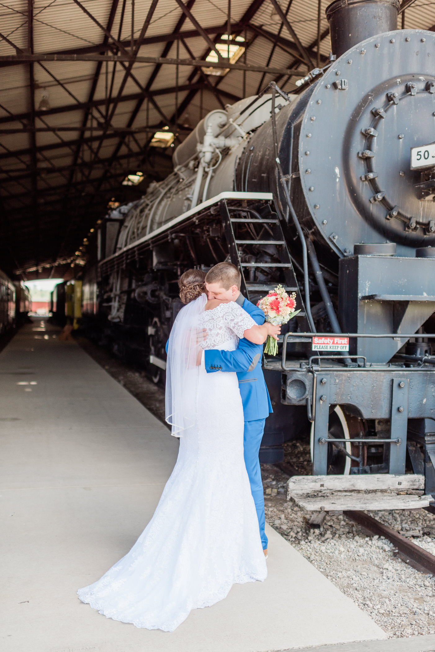 Green Bay, WI Wedding Photographers - Larissa Marie Photography