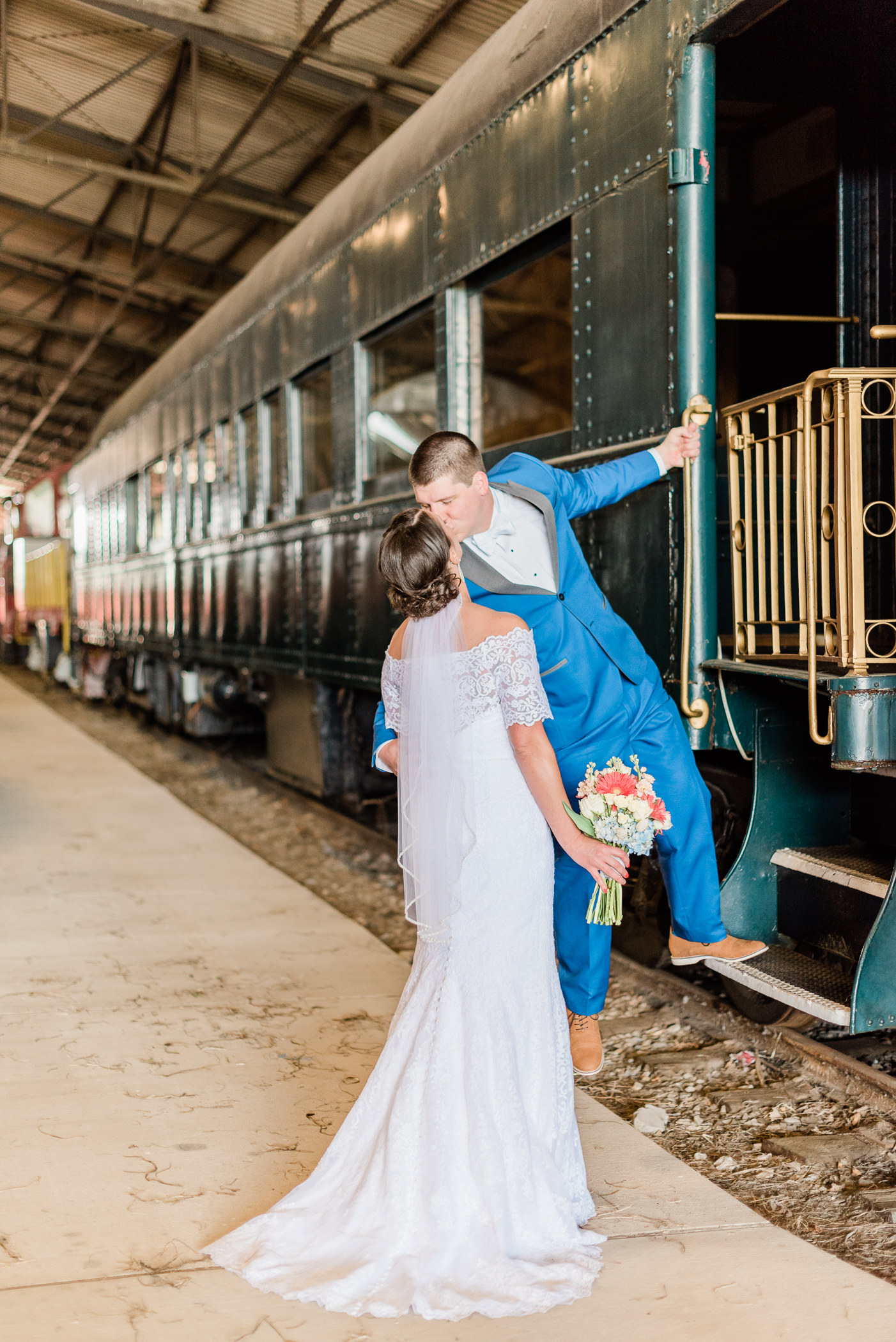 Green Bay, WI Wedding Photographers - Larissa Marie Photography