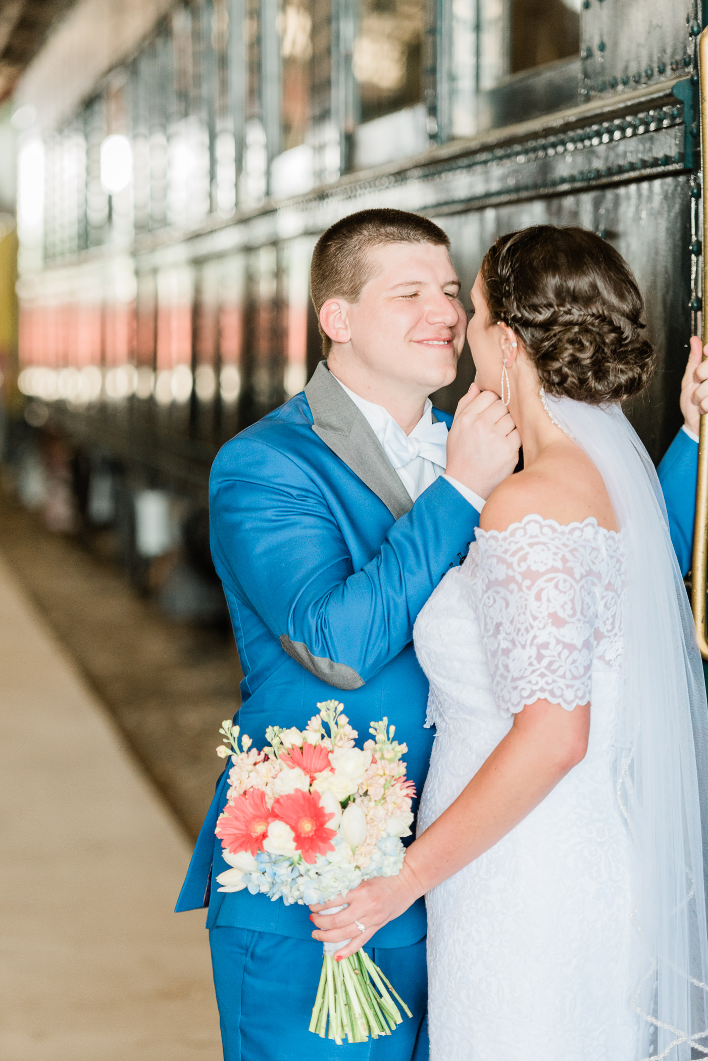 Green Bay, WI Wedding Photographers - Larissa Marie Photography