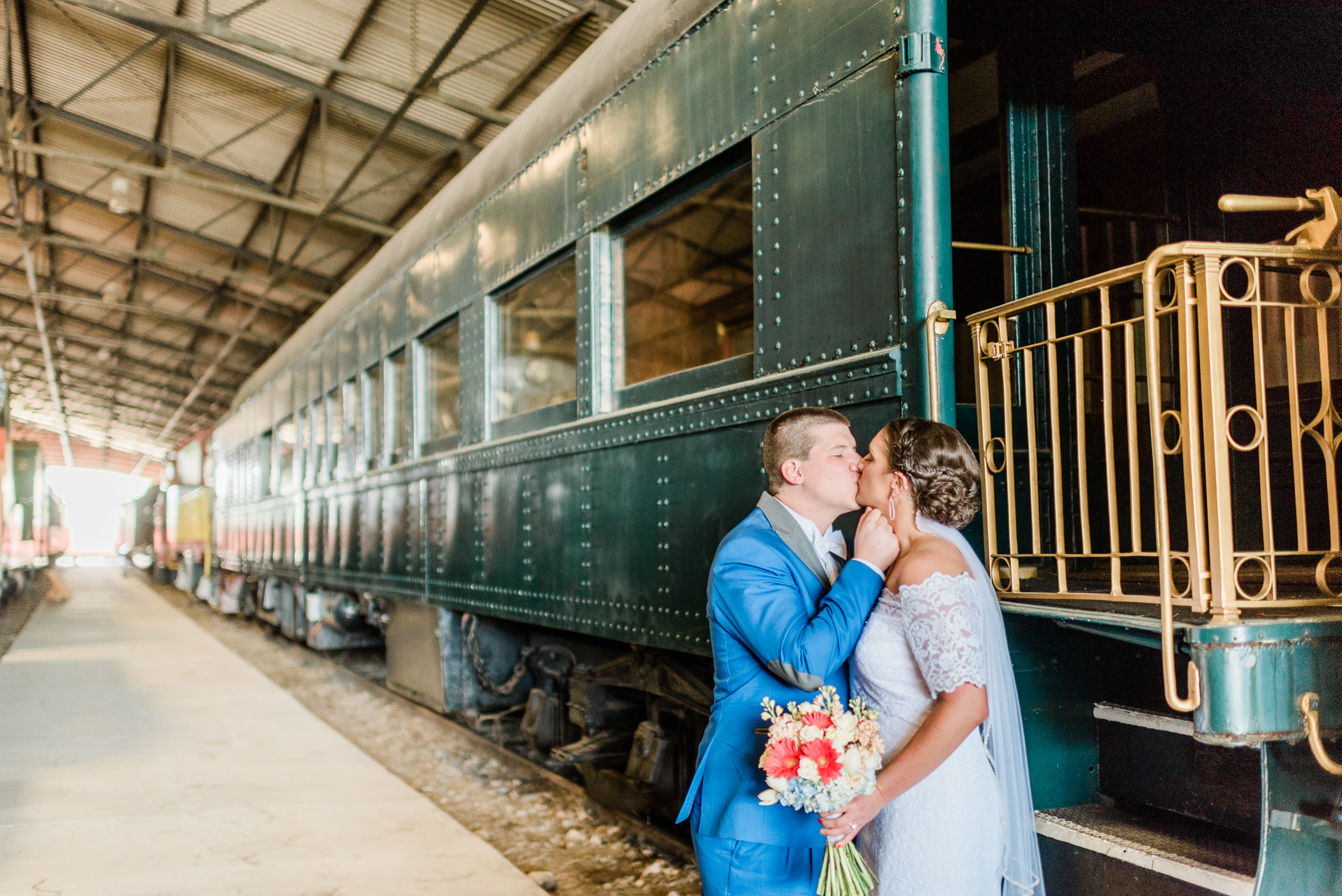 Green Bay, WI Wedding Photographers - Larissa Marie Photography