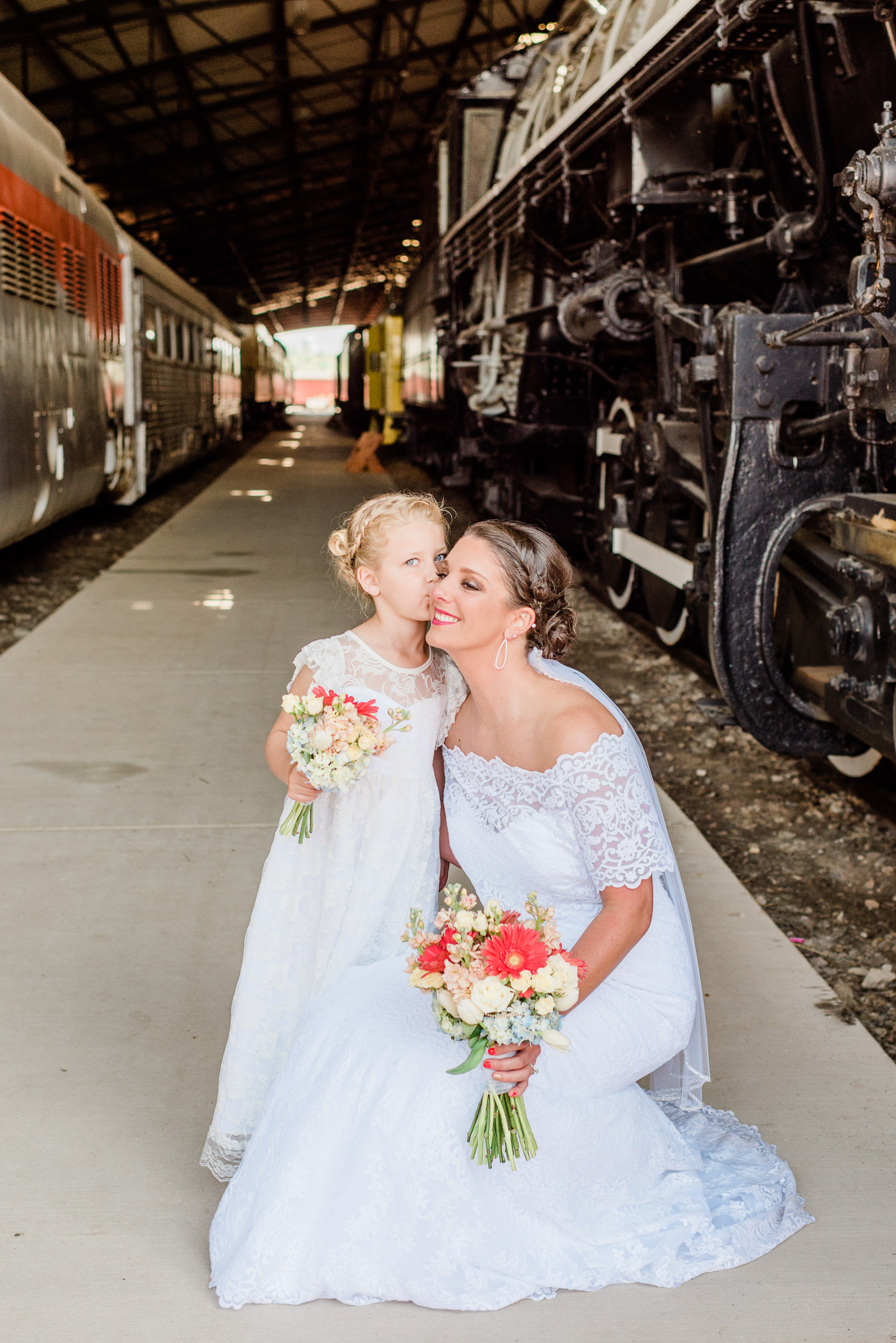 Green Bay, WI Wedding Photographers - Larissa Marie Photography