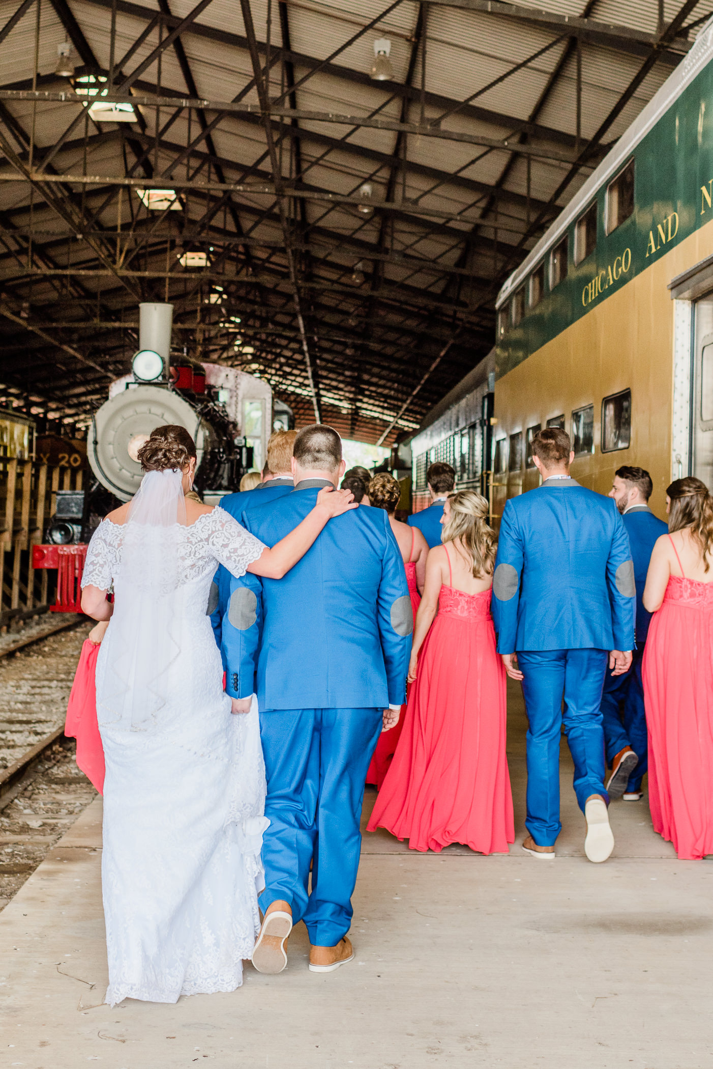 Green Bay, WI Wedding Photographers - Larissa Marie Photography