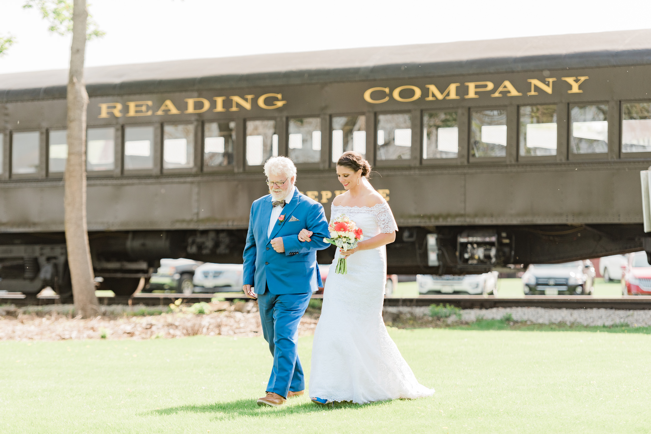 Green Bay, WI Wedding Photographers - Larissa Marie Photography