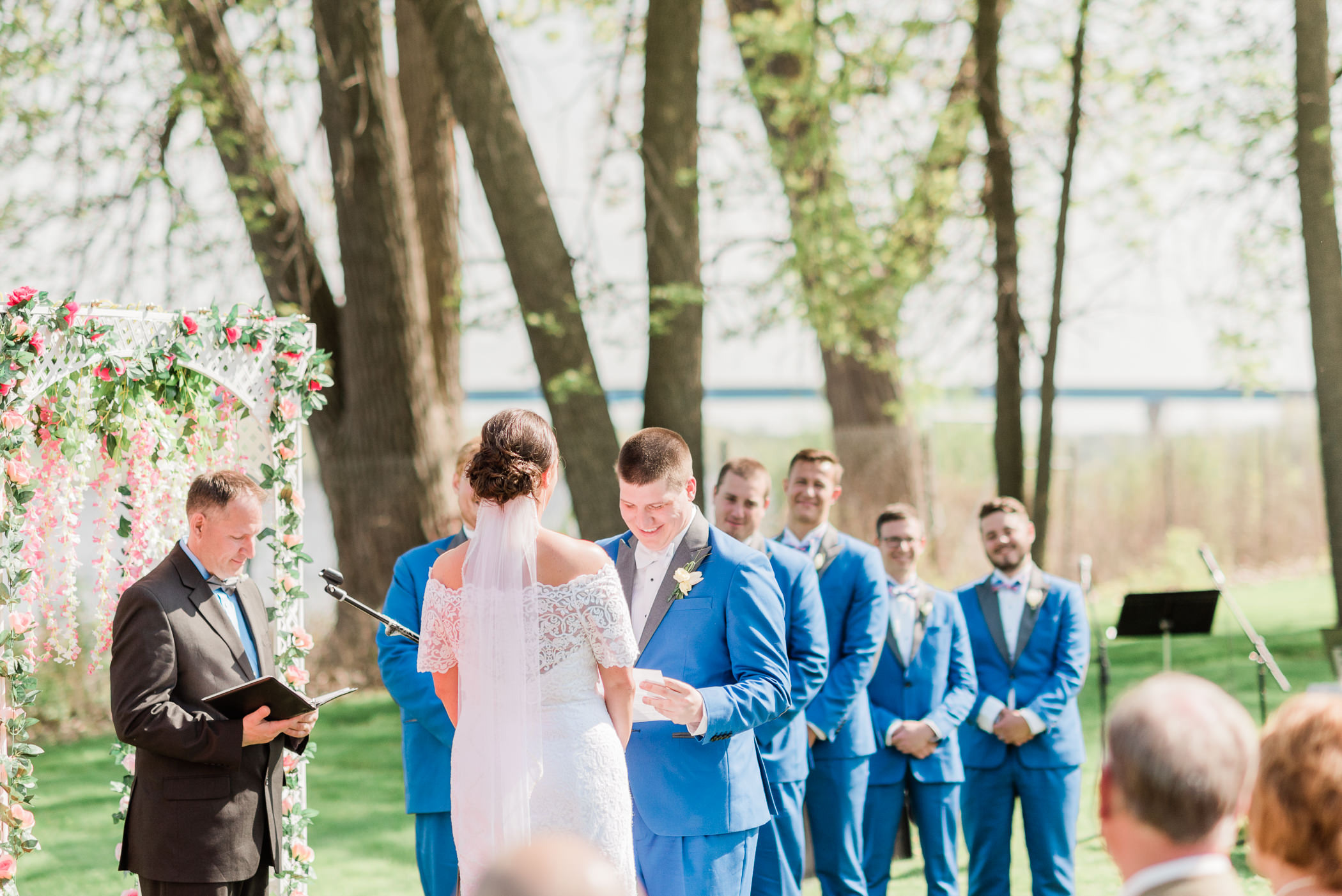 Green Bay, WI Wedding Photographers - Larissa Marie Photography