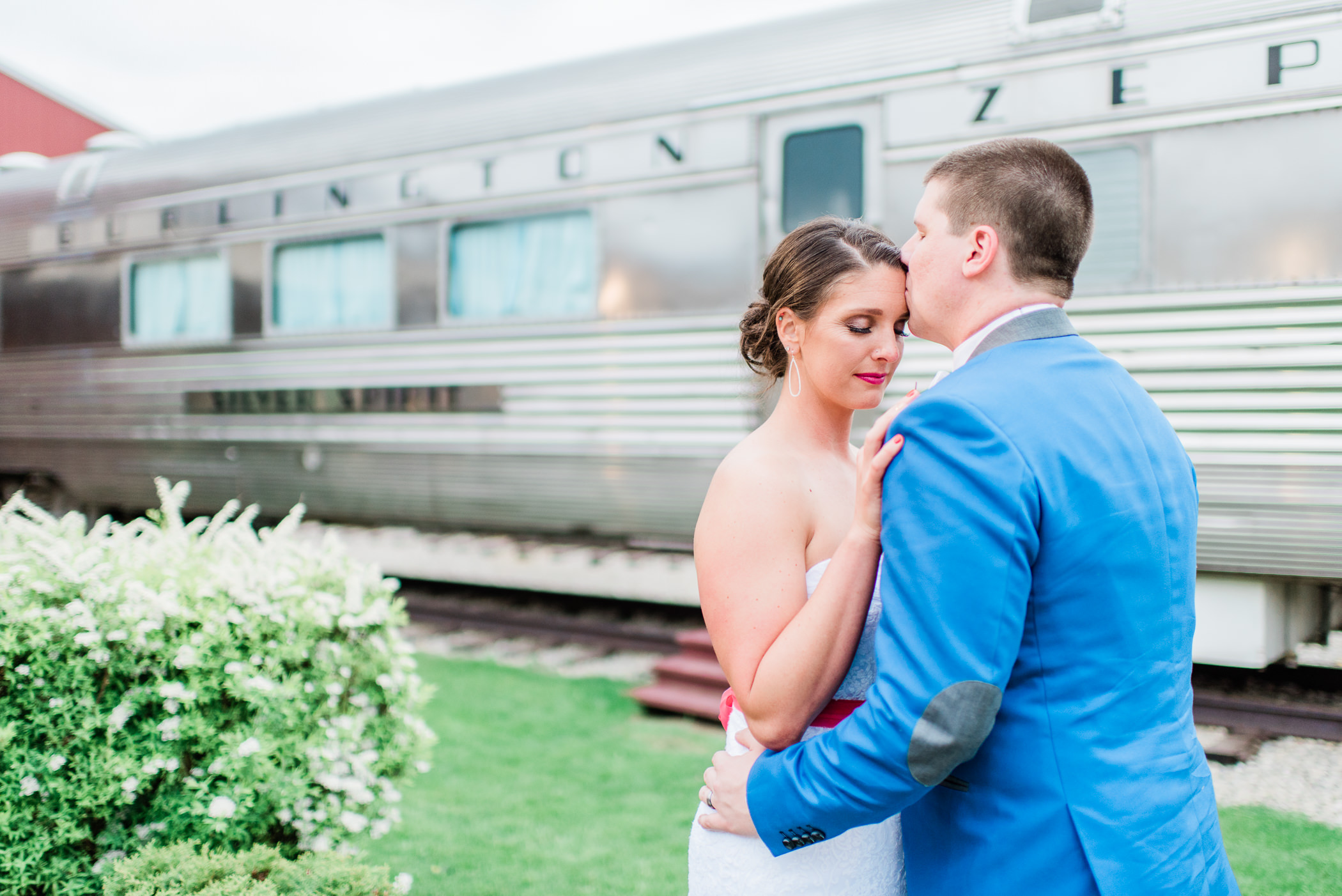 Green Bay, WI Wedding Photographers - Larissa Marie Photography