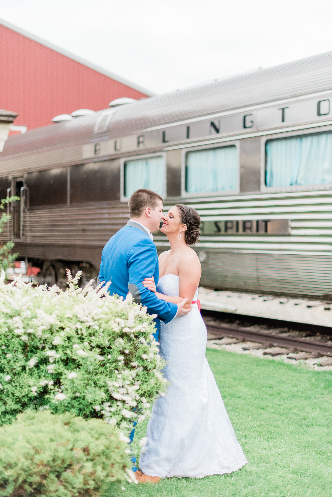 Green Bay, WI Wedding Photographers - Larissa Marie Photography