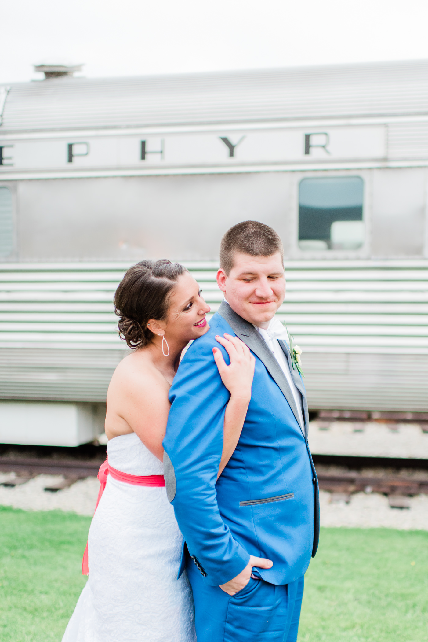 Green Bay, WI Wedding Photographers - Larissa Marie Photography