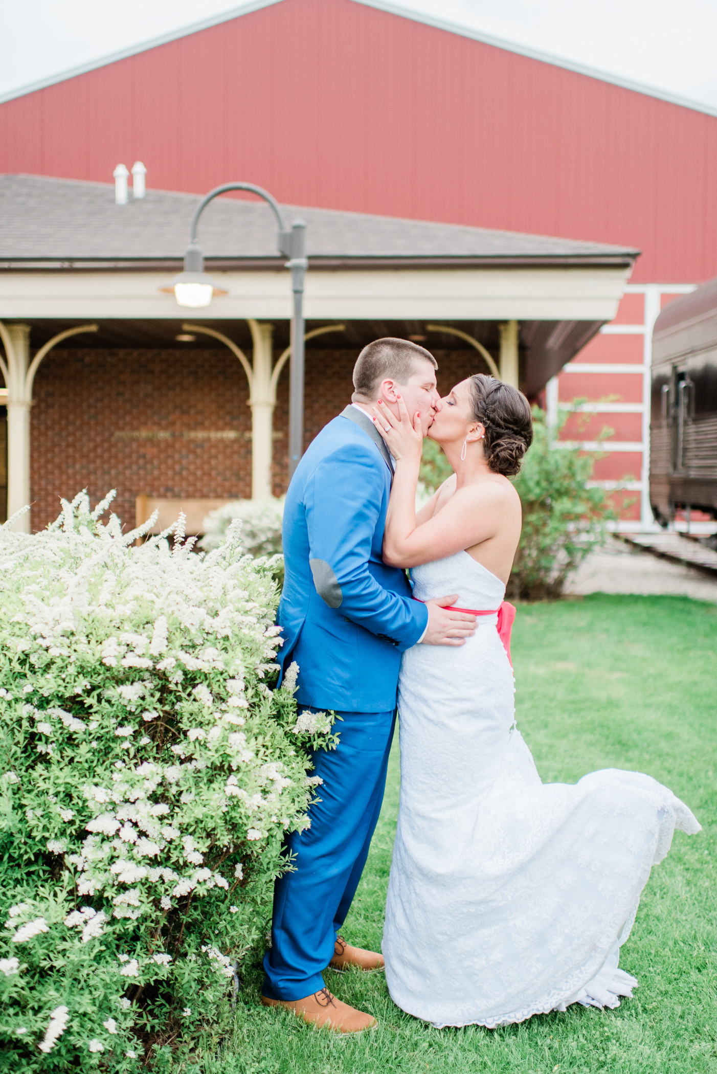 Green Bay, WI Wedding Photographers - Larissa Marie Photography