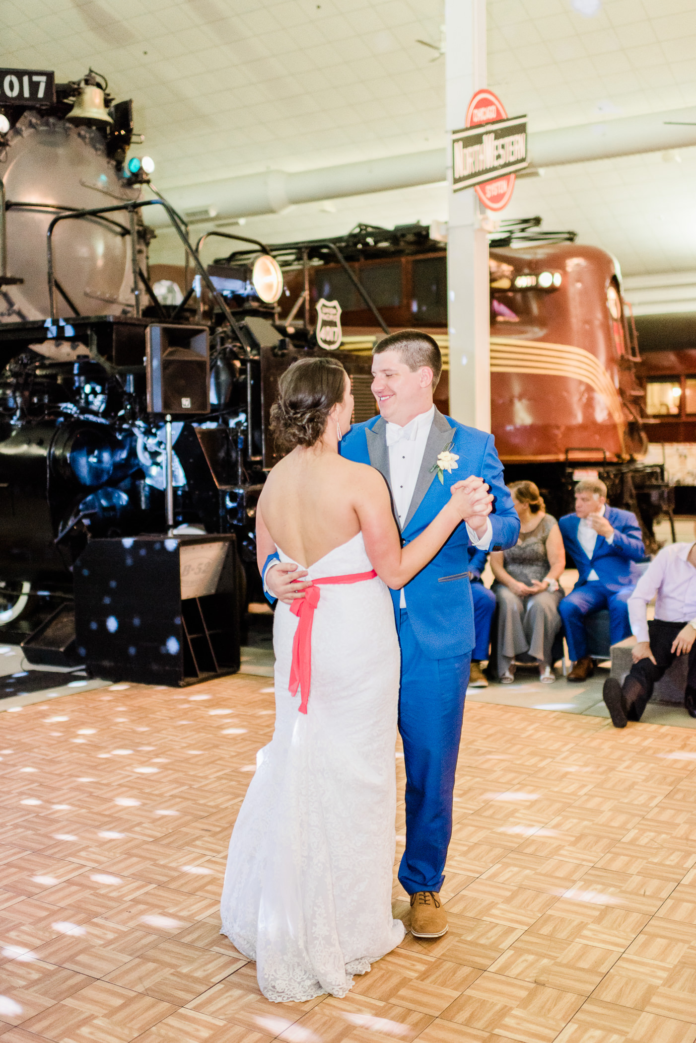 Green Bay, WI Wedding Photographers - Larissa Marie Photography