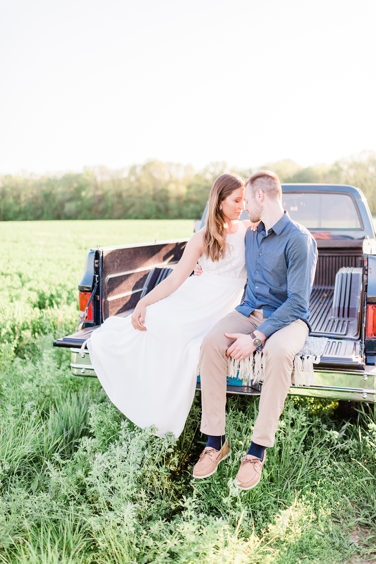 Elkhart Lake Engagement Session - Larissa Marie Photography