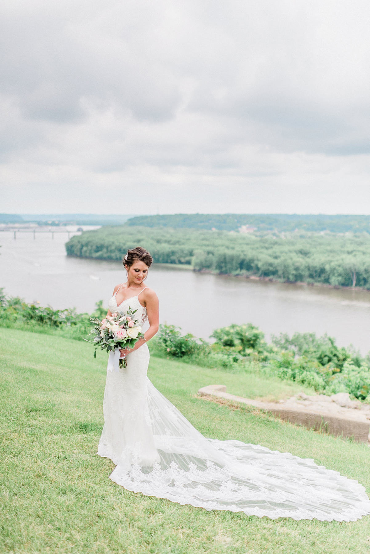 Dubuque, IA Wedding Photographers - Larissa Marie Photography