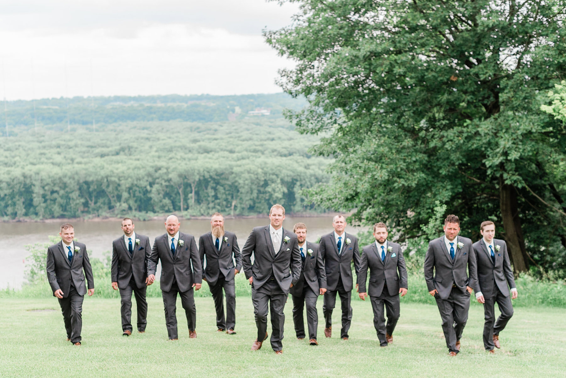 Dubuque, IA Wedding Photographers - Larissa Marie Photography