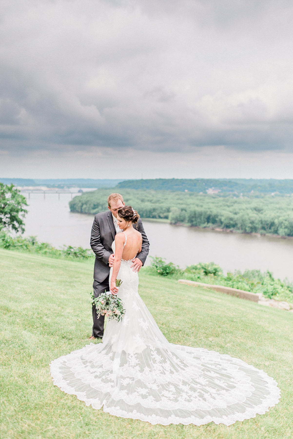 Dubuque, IA Wedding Photographers - Larissa Marie Photography