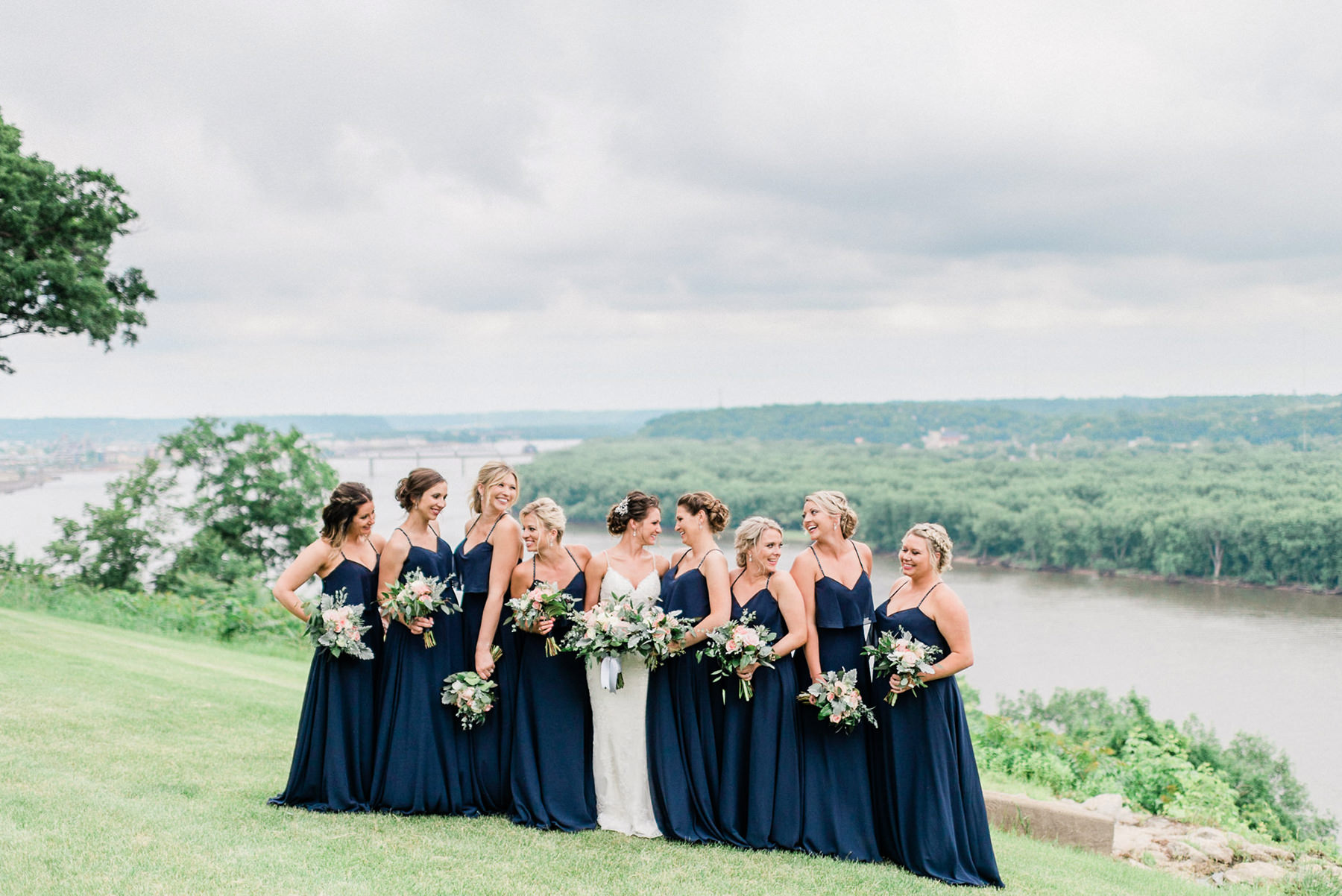 Dubuque, IA Wedding Photographers - Larissa Marie Photography