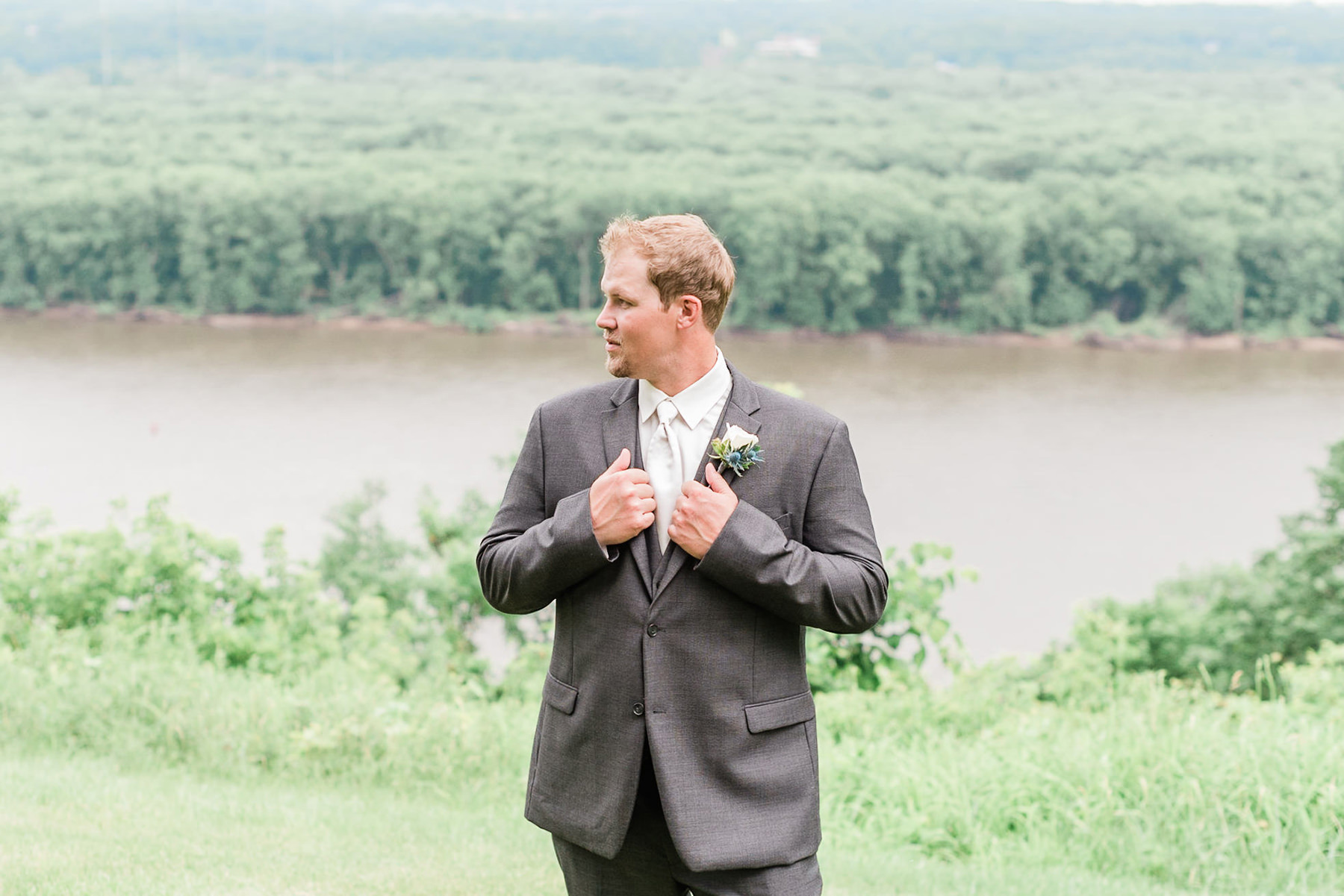 Dubuque, IA Wedding Photographers - Larissa Marie Photography