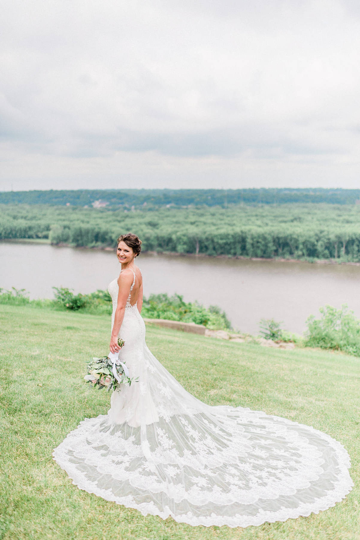 Dubuque, IA Wedding Photographers - Larissa Marie Photography