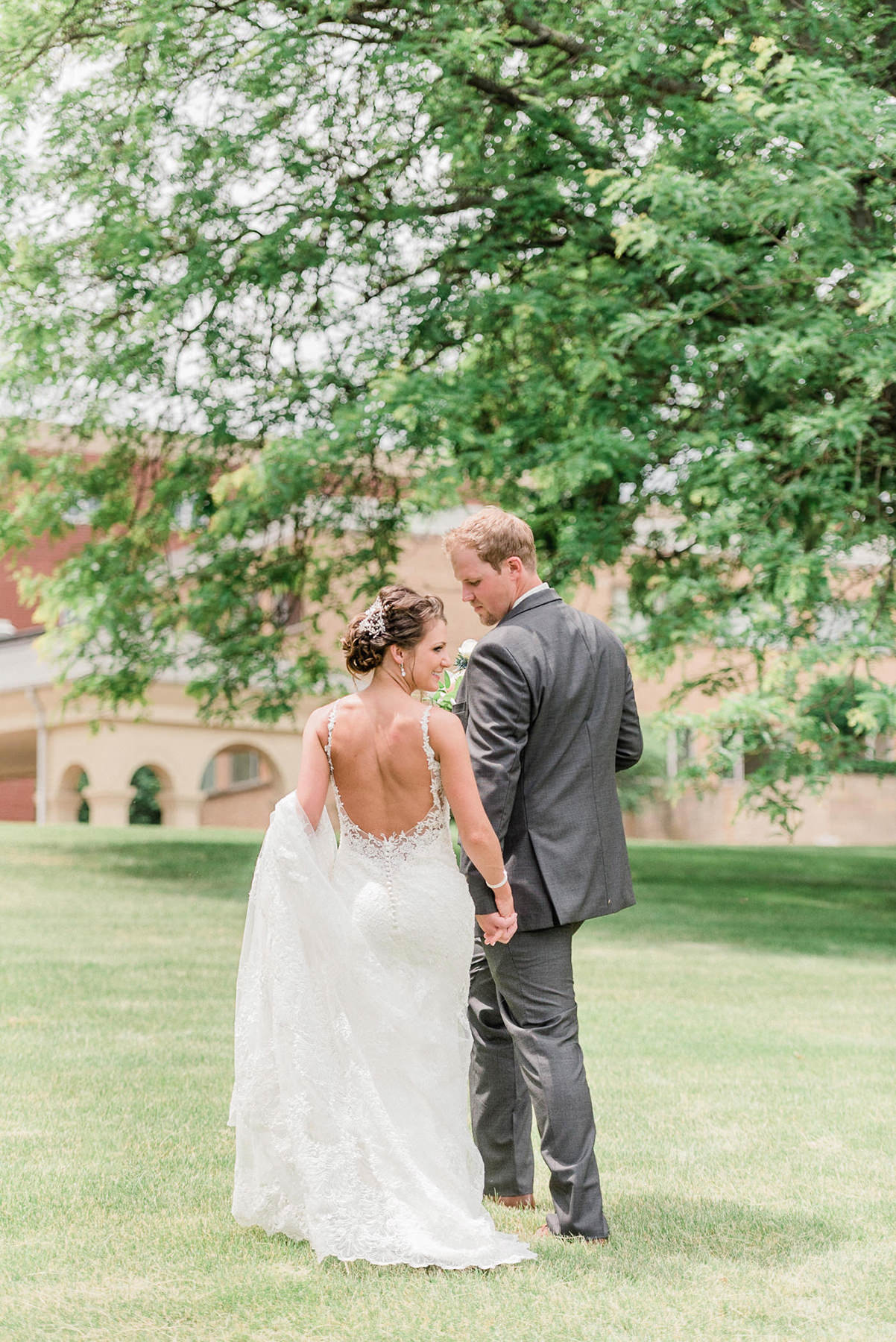 Dubuque, IA Wedding Photographers - Larissa Marie Photography