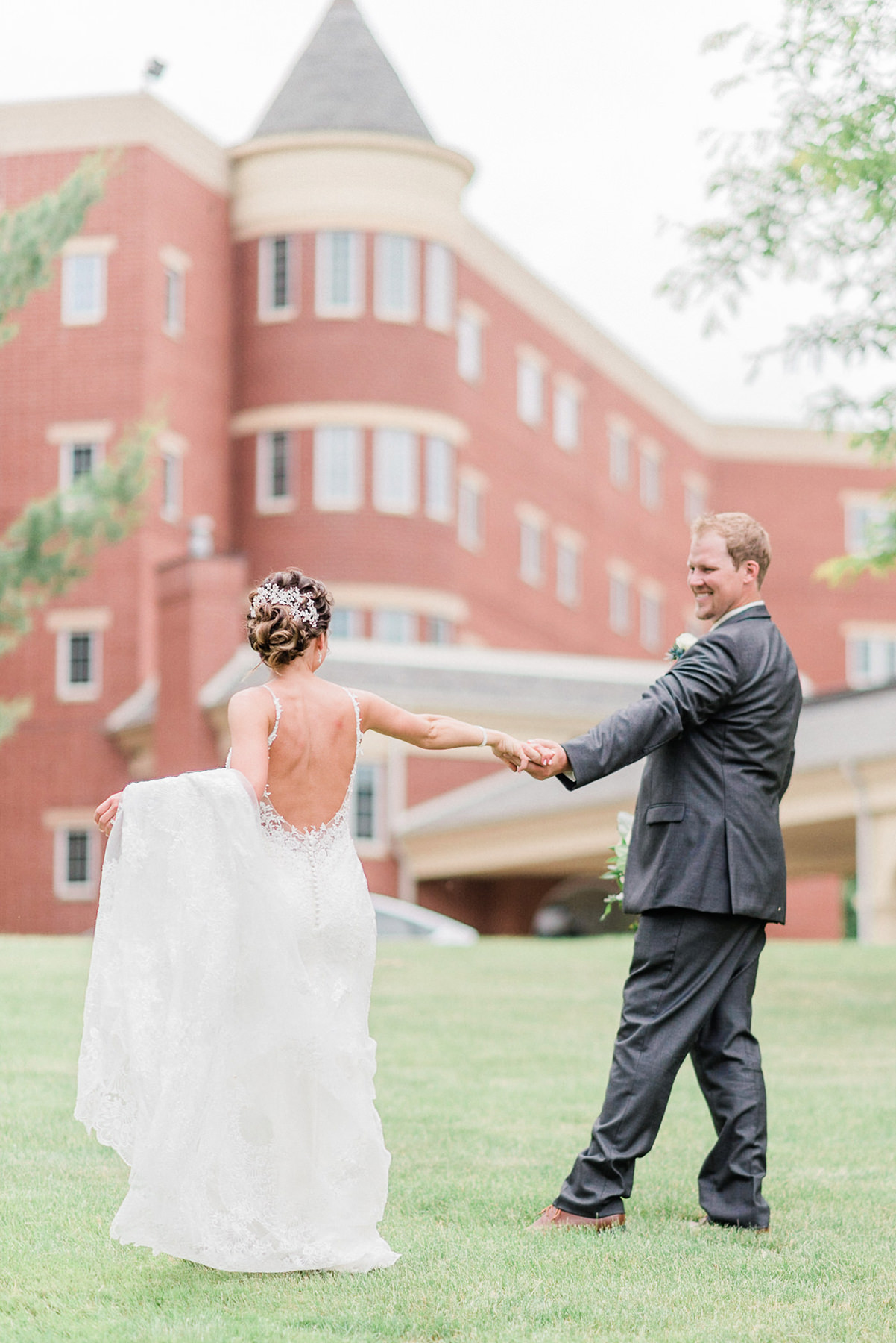 Dubuque, IA Wedding Photographers - Larissa Marie Photography