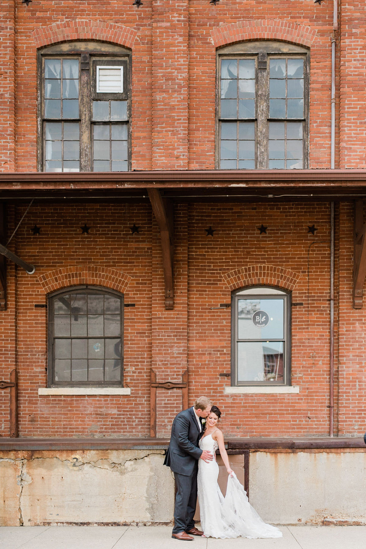 Dubuque, IA Wedding Photographers - Larissa Marie Photography