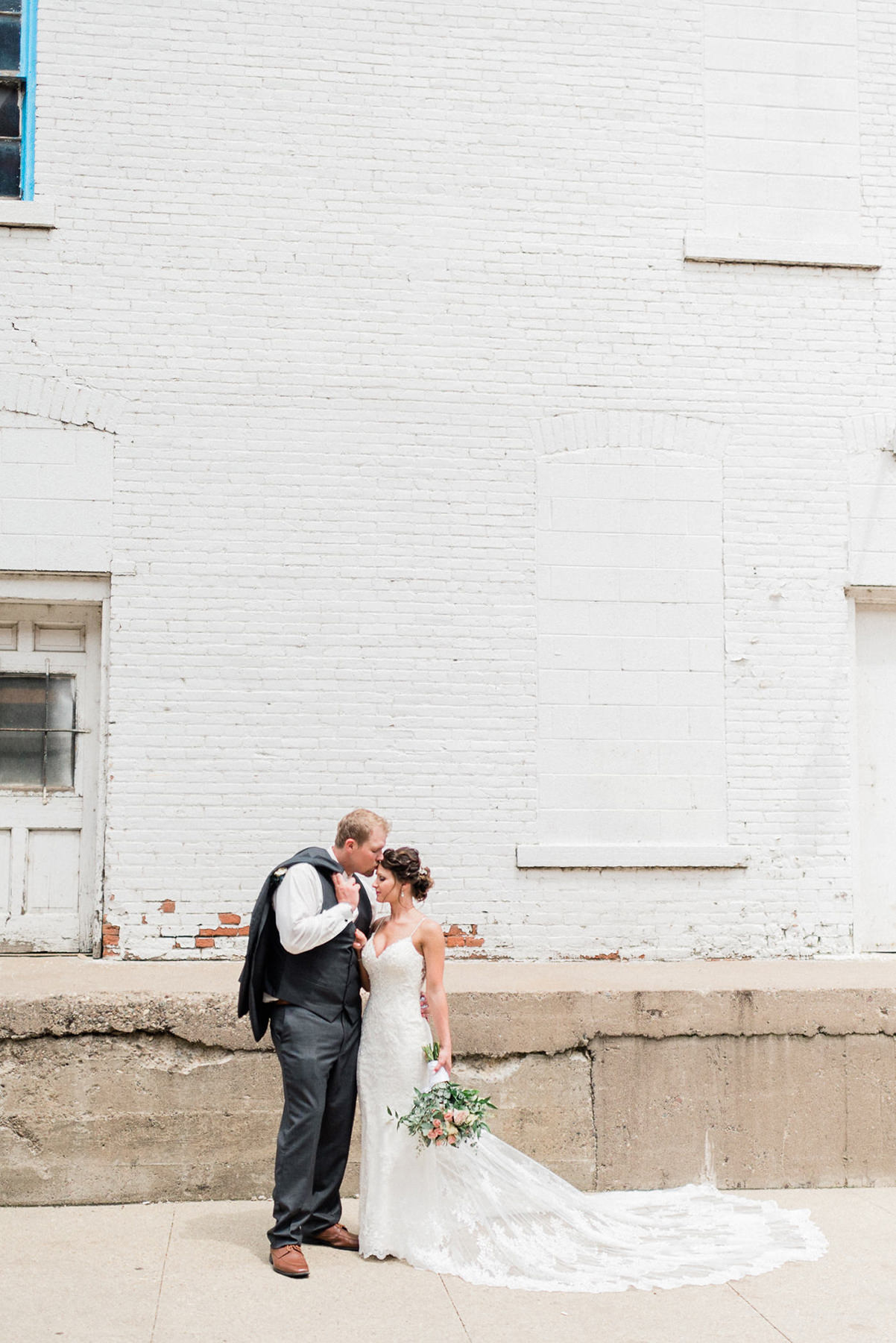 Dubuque, IA Wedding Photographers - Larissa Marie Photography