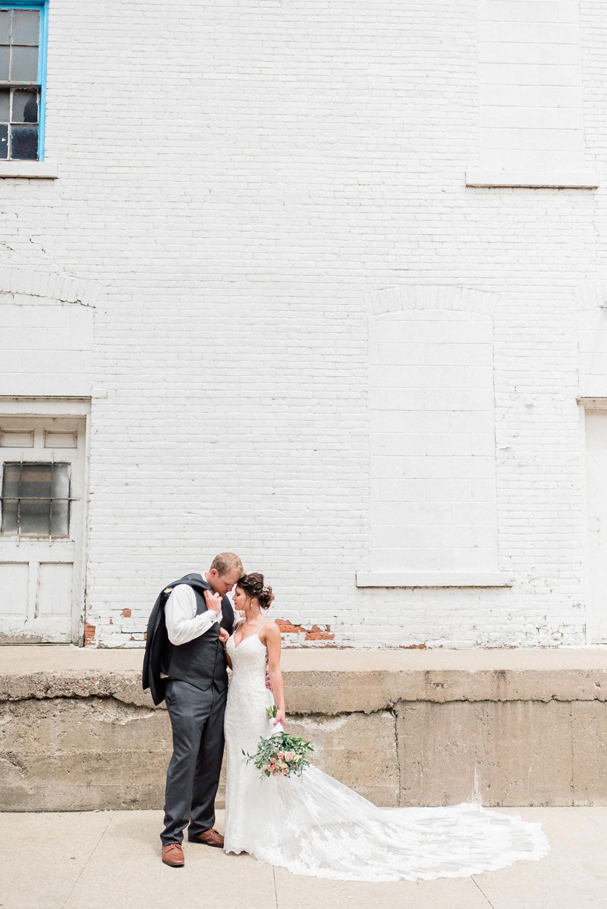 Dubuque, IA Wedding Photographers - Larissa Marie Photography