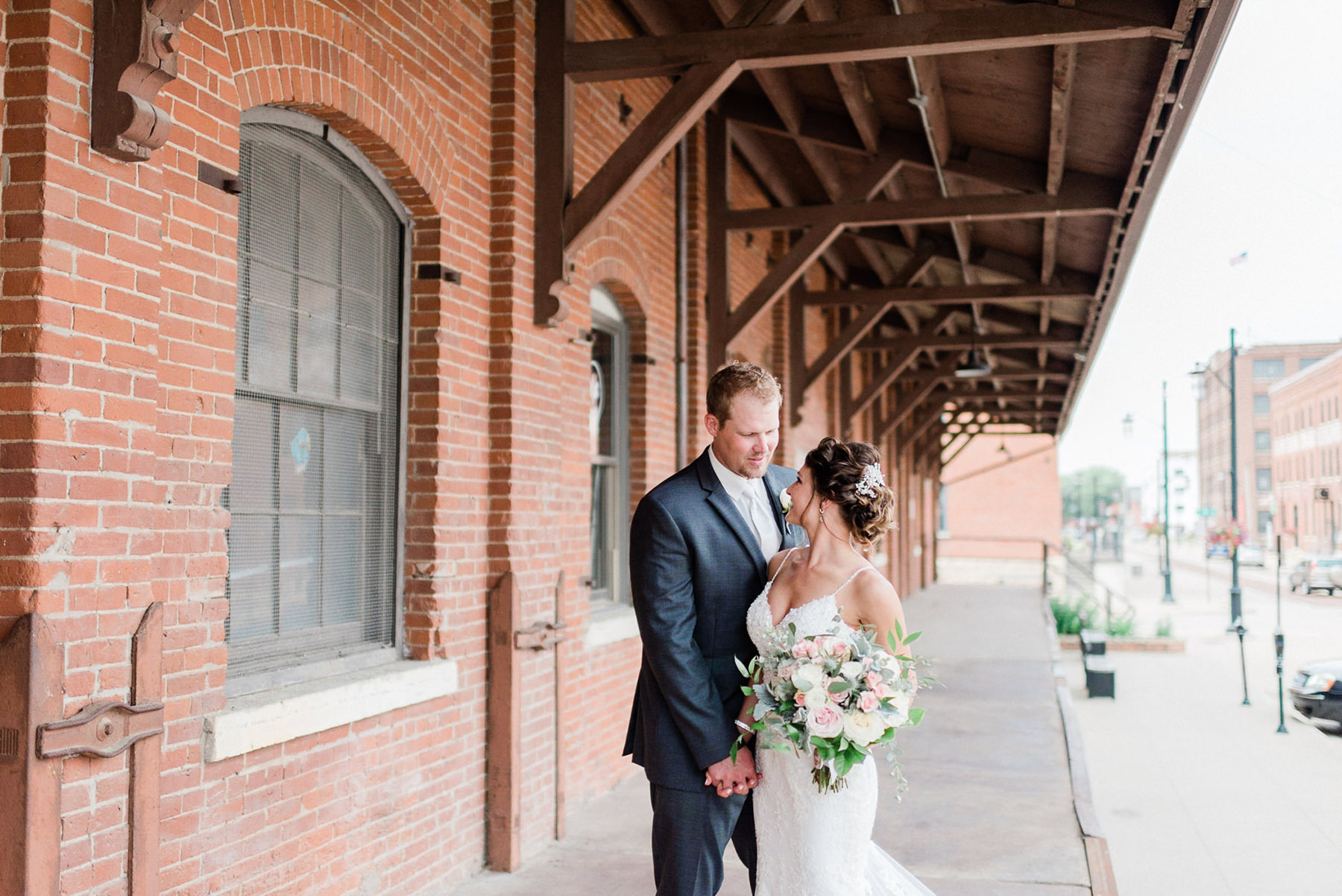 Dubuque, IA Wedding Photographers - Larissa Marie Photography