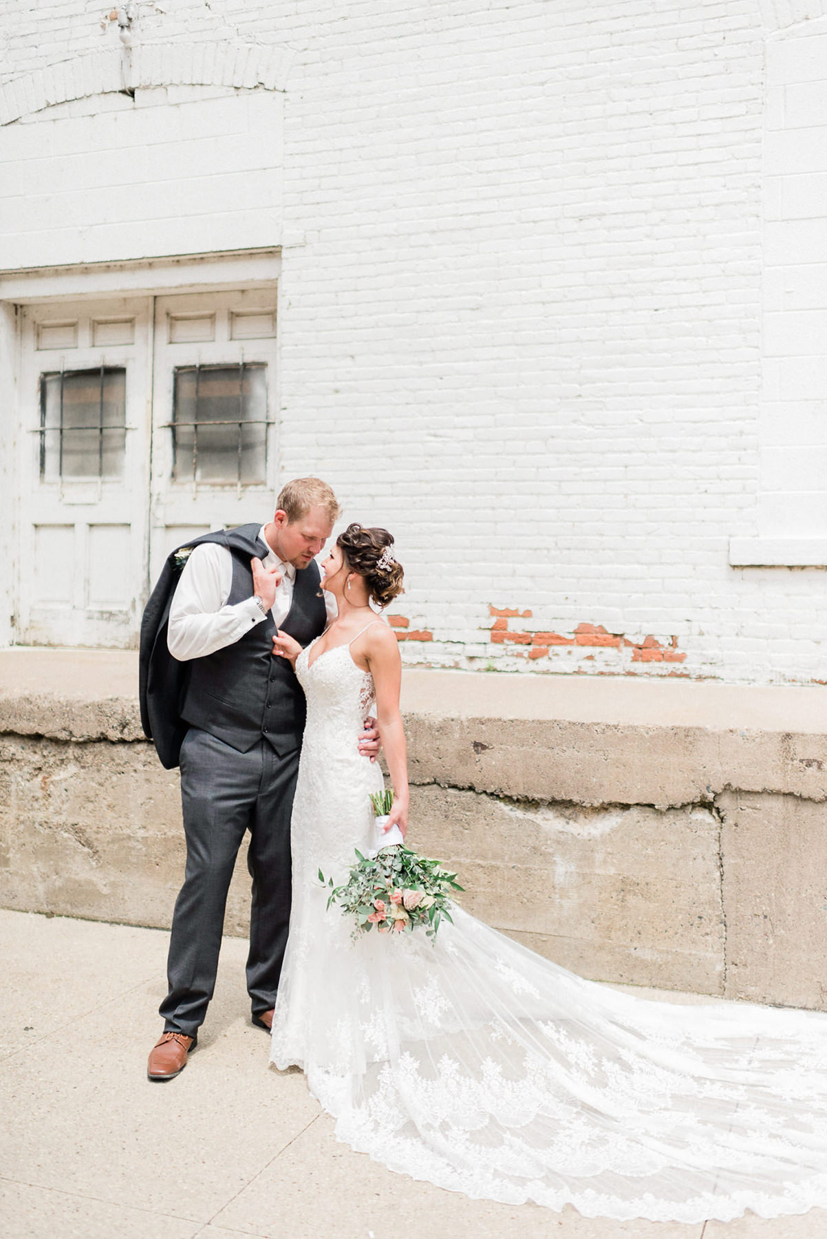 Dubuque, IA Wedding Photographers - Larissa Marie Photography