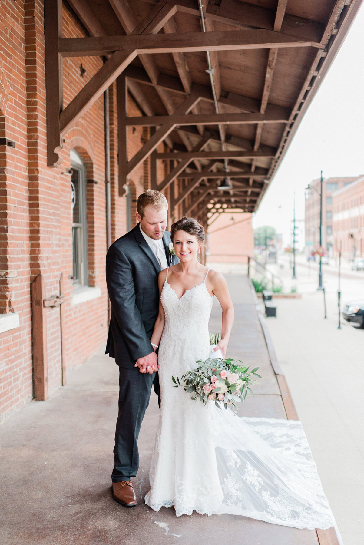 Dubuque, IA Wedding Photographers - Larissa Marie Photography