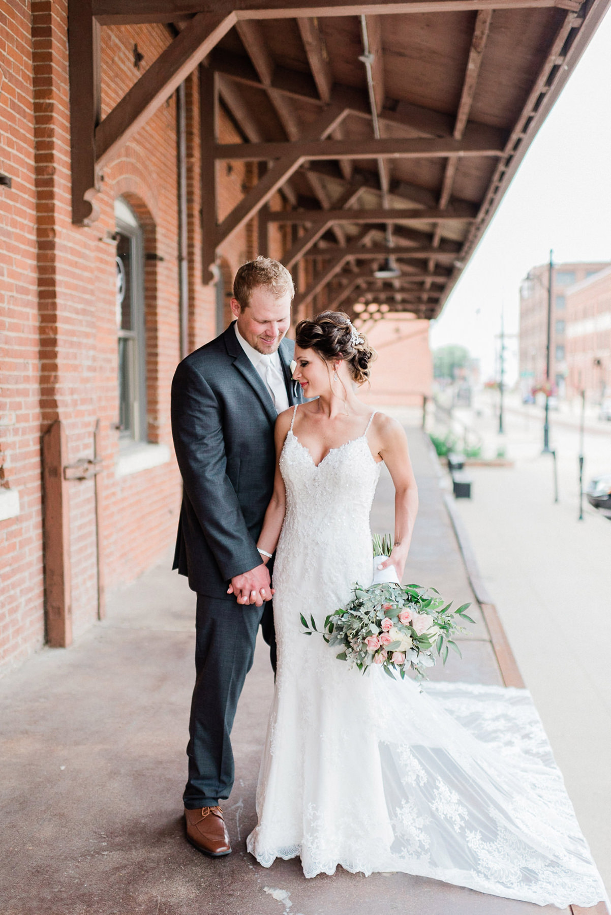 Dubuque, IA Wedding Photographers - Larissa Marie Photography