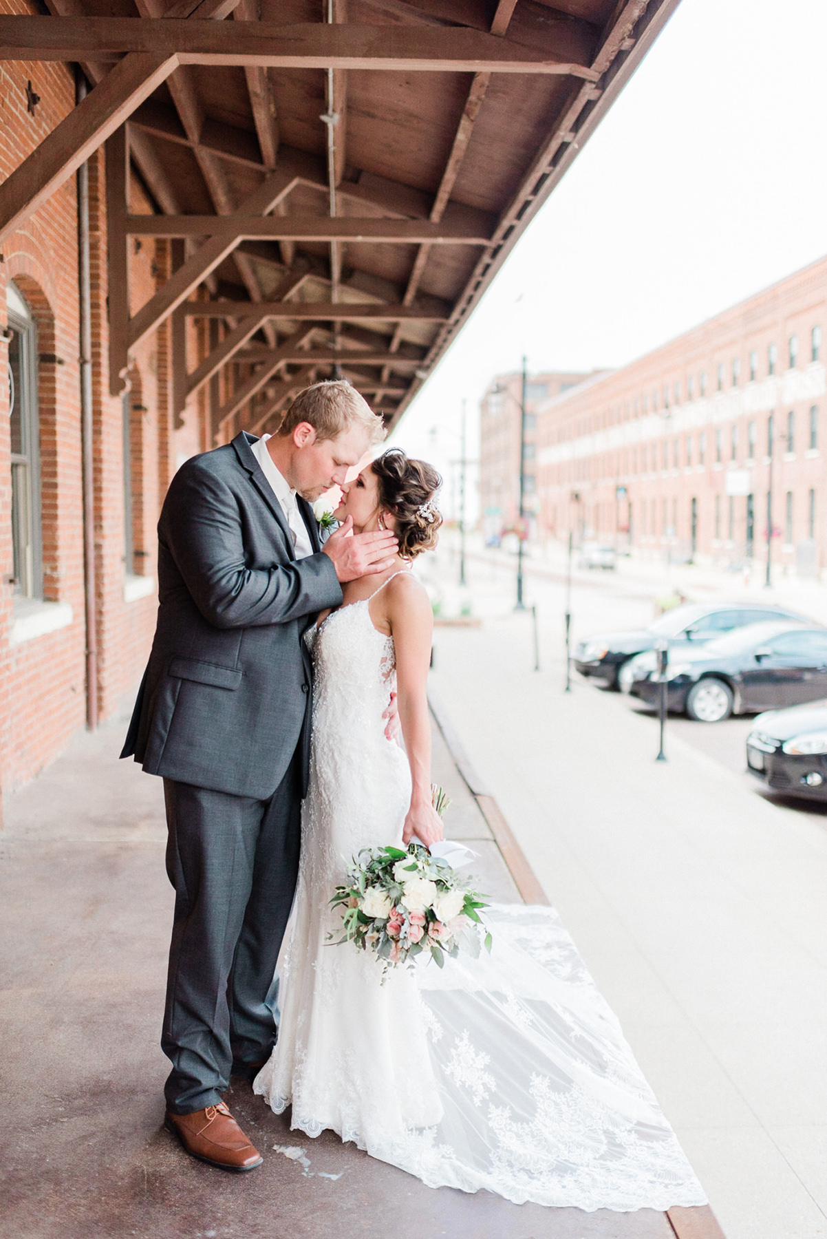 Dubuque, IA Wedding Photographers - Larissa Marie Photography