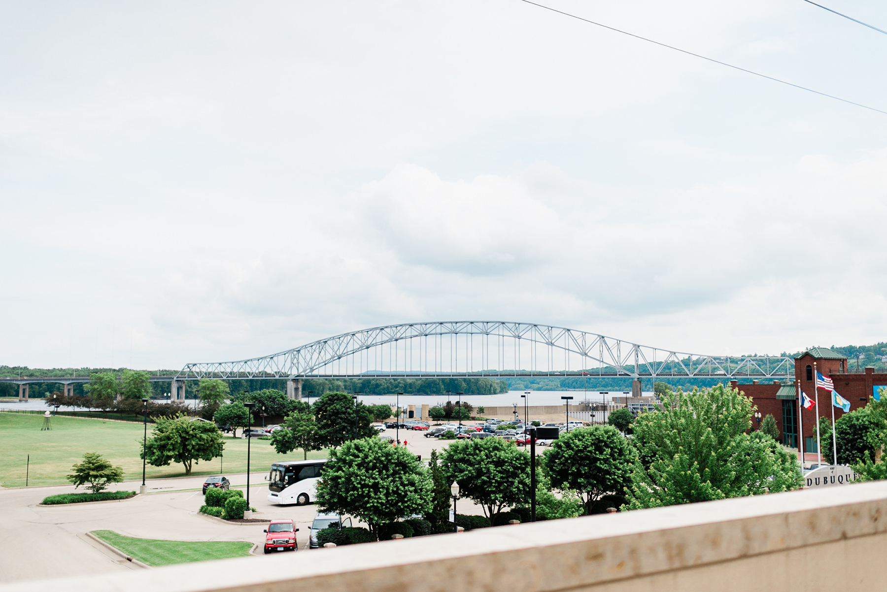 Dubuque, IA Wedding Photographers - Larissa Marie Photography