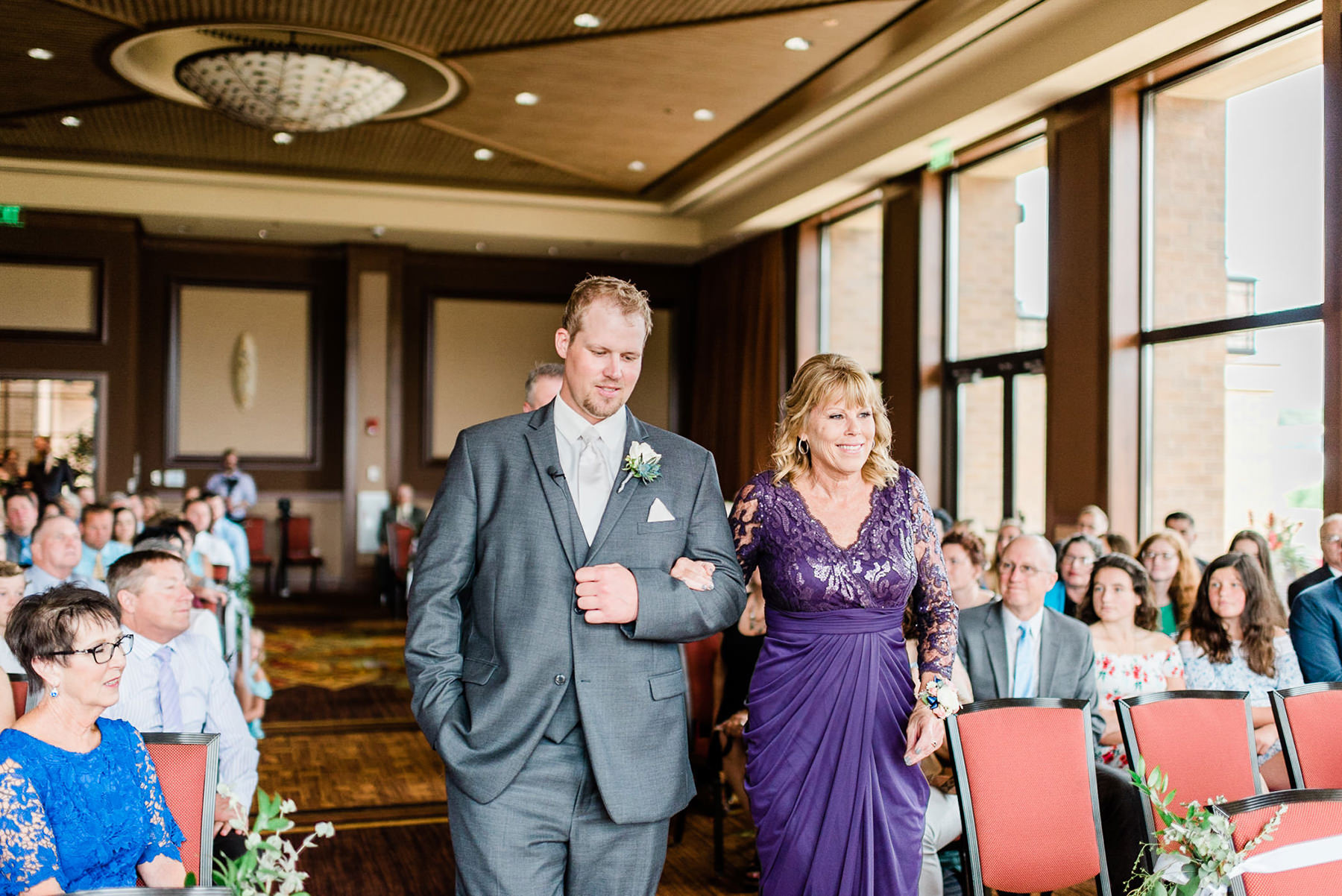 Diamond Jo Casino Wedding Photographer - Larissa Marie Photography