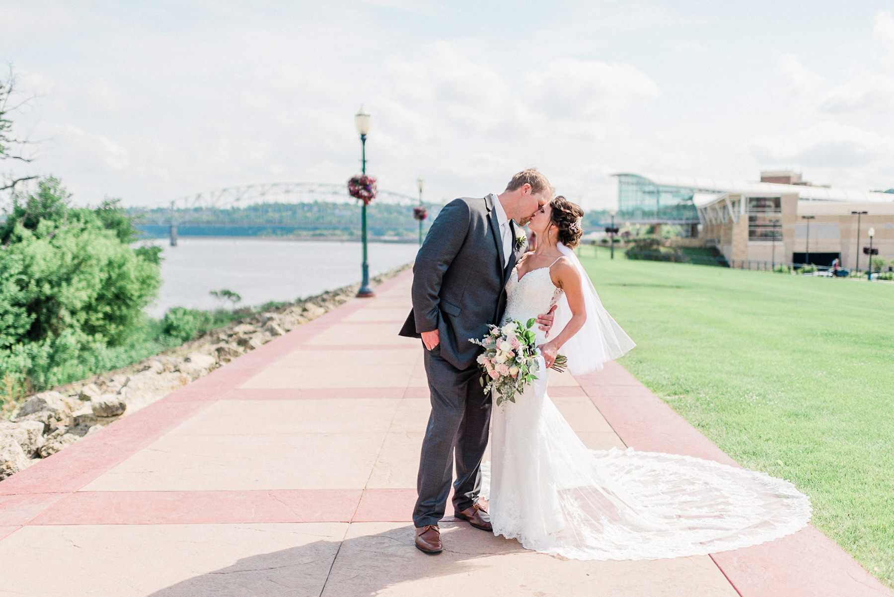 Diamond Jo Casino Wedding Photographer - Larissa Marie Photography