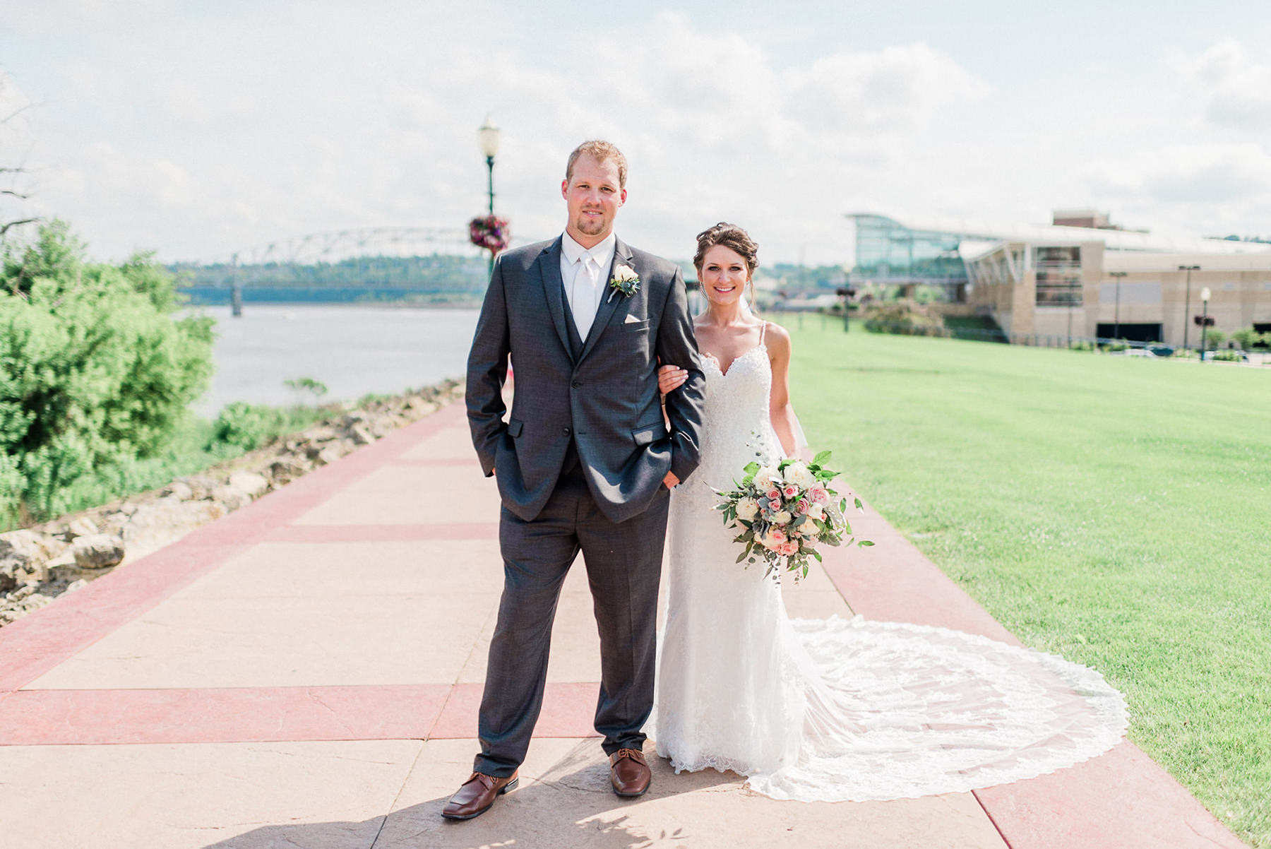 Diamond Jo Casino Wedding Photographer - Larissa Marie Photography