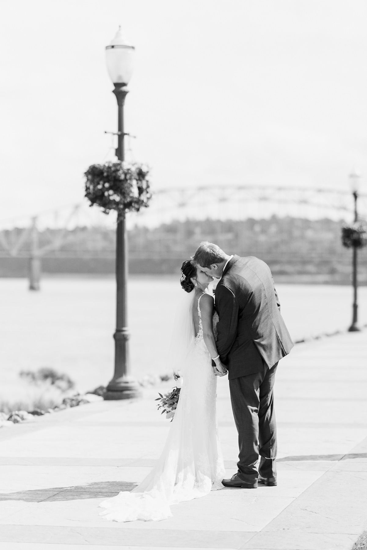 Diamond Jo Casino Wedding Photographer - Larissa Marie Photography