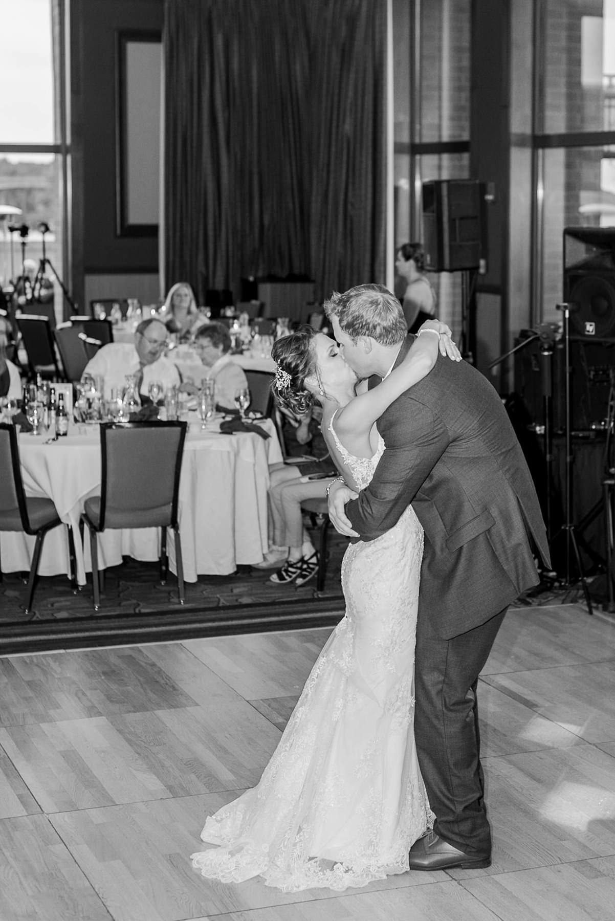 Diamond Jo Casino Wedding Photographer - Larissa Marie Photography