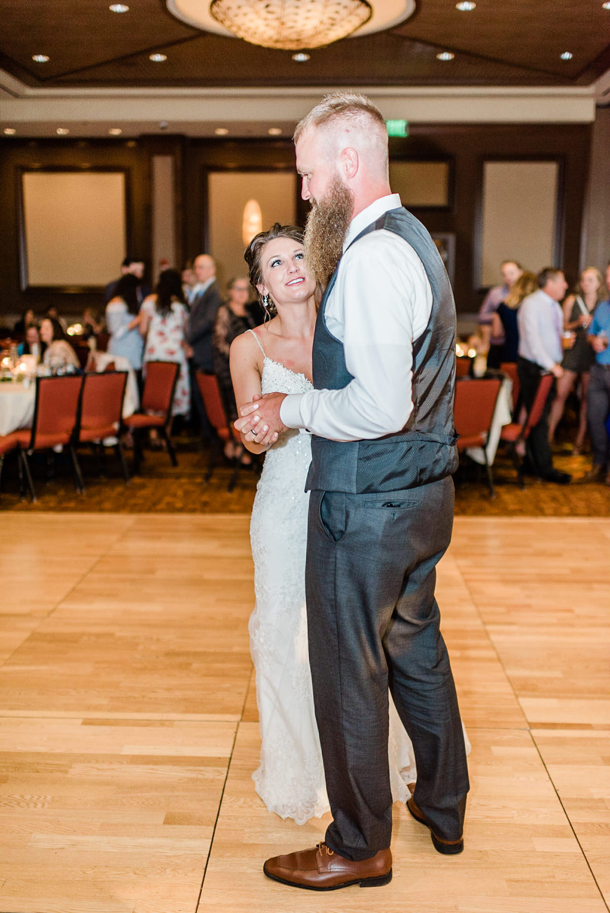 Diamond Jo Casino Wedding Photographer - Larissa Marie Photography