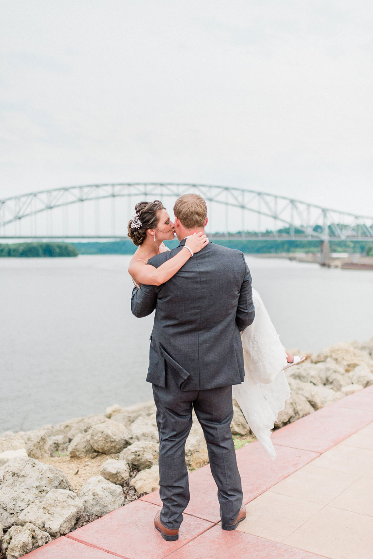 Diamond Jo Casino Wedding Photographer - Larissa Marie Photography