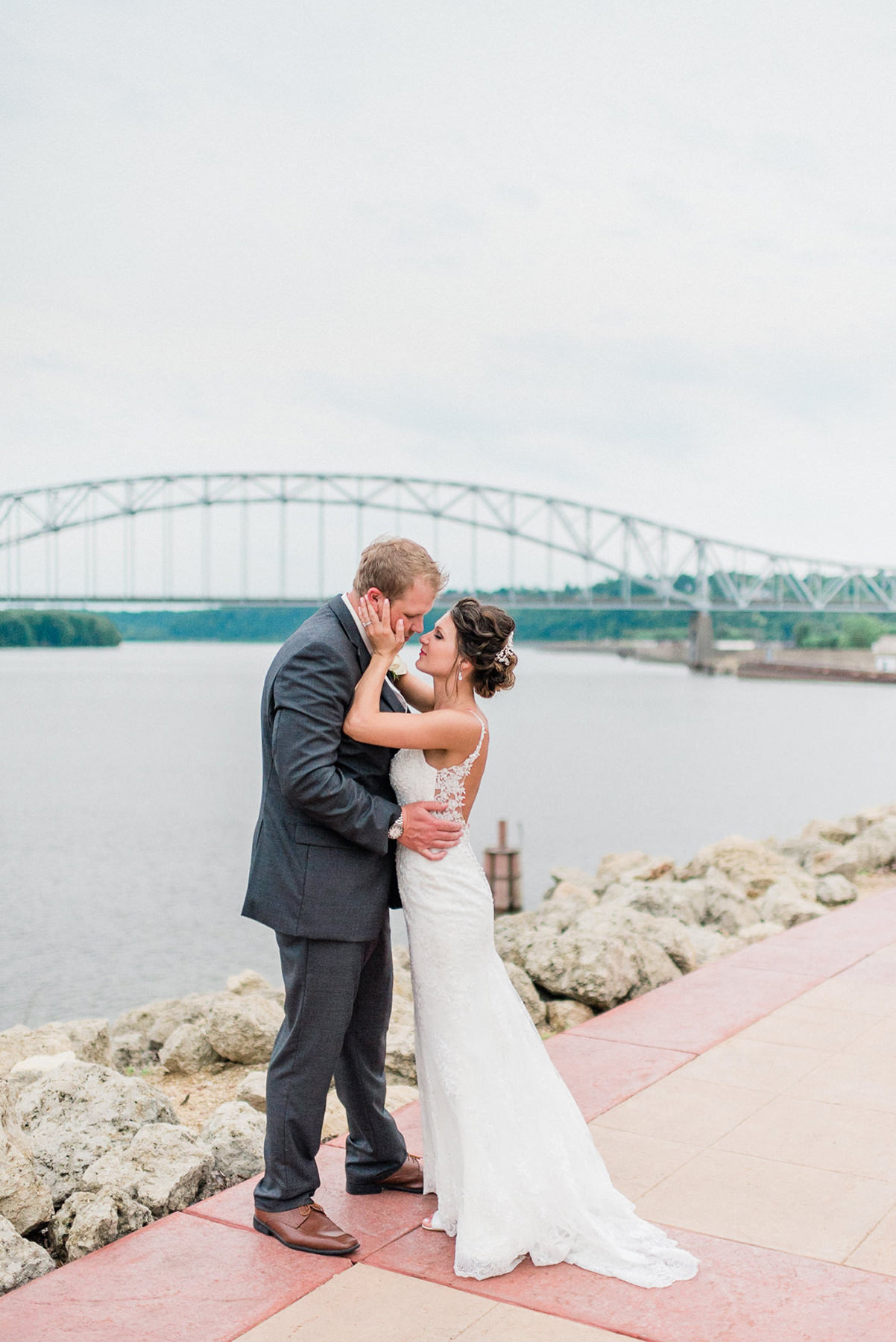 Diamond Jo Casino Wedding Photographer - Larissa Marie Photography