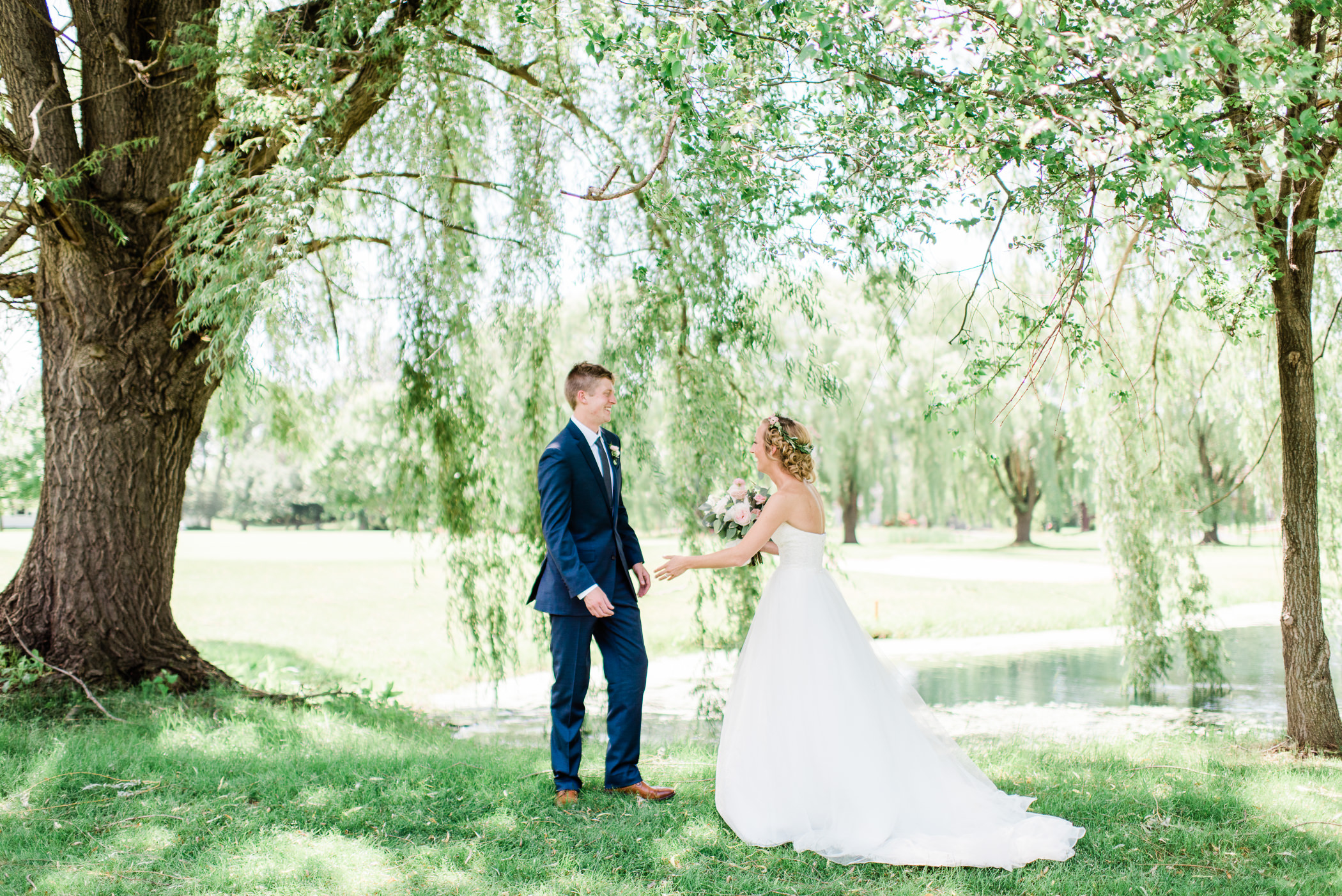 Lake Windsor Country Club Wedding Photographers - Larissa Marie Photography