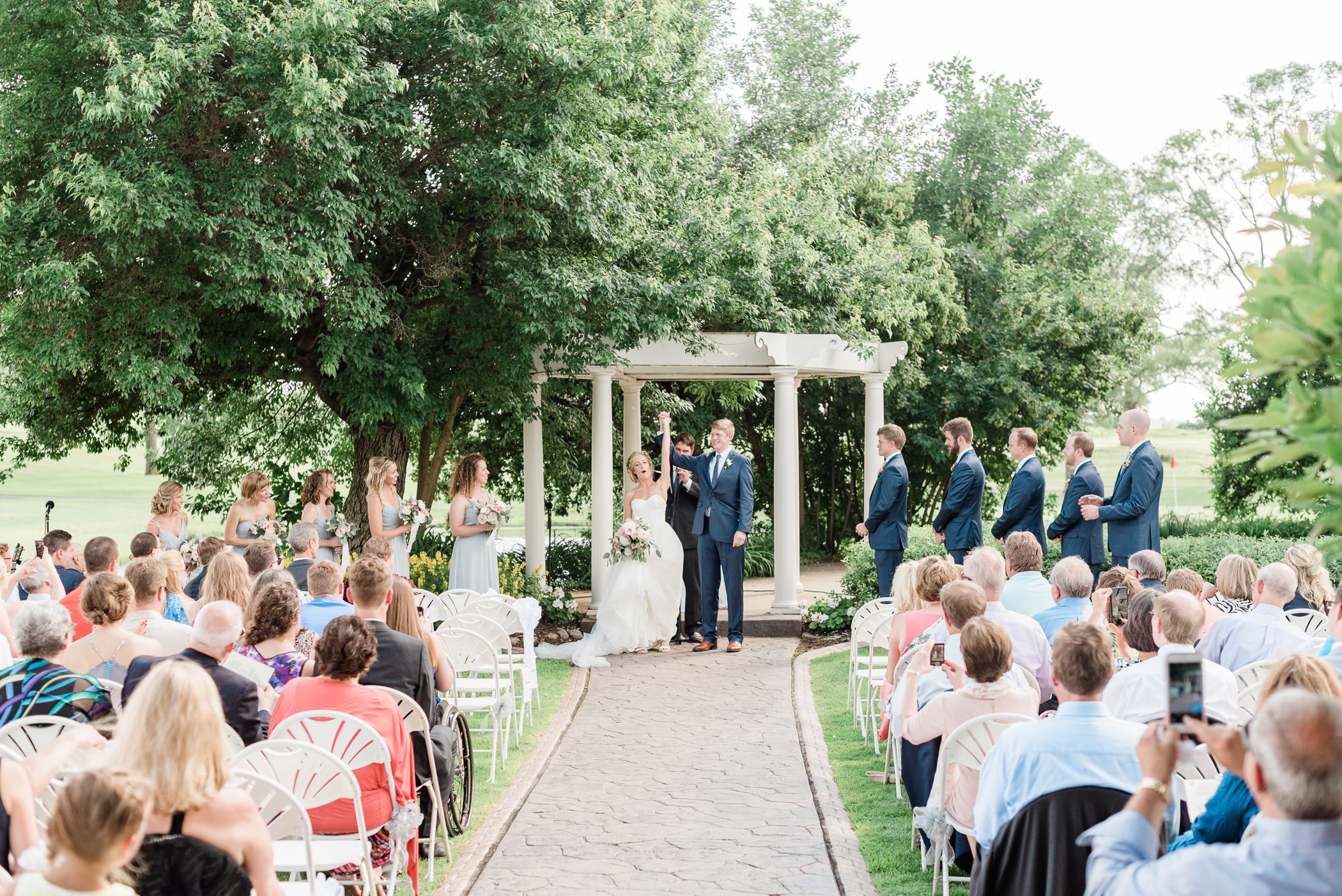 Lake Windsor Country Club Wedding Photographers - Larissa Marie Photography